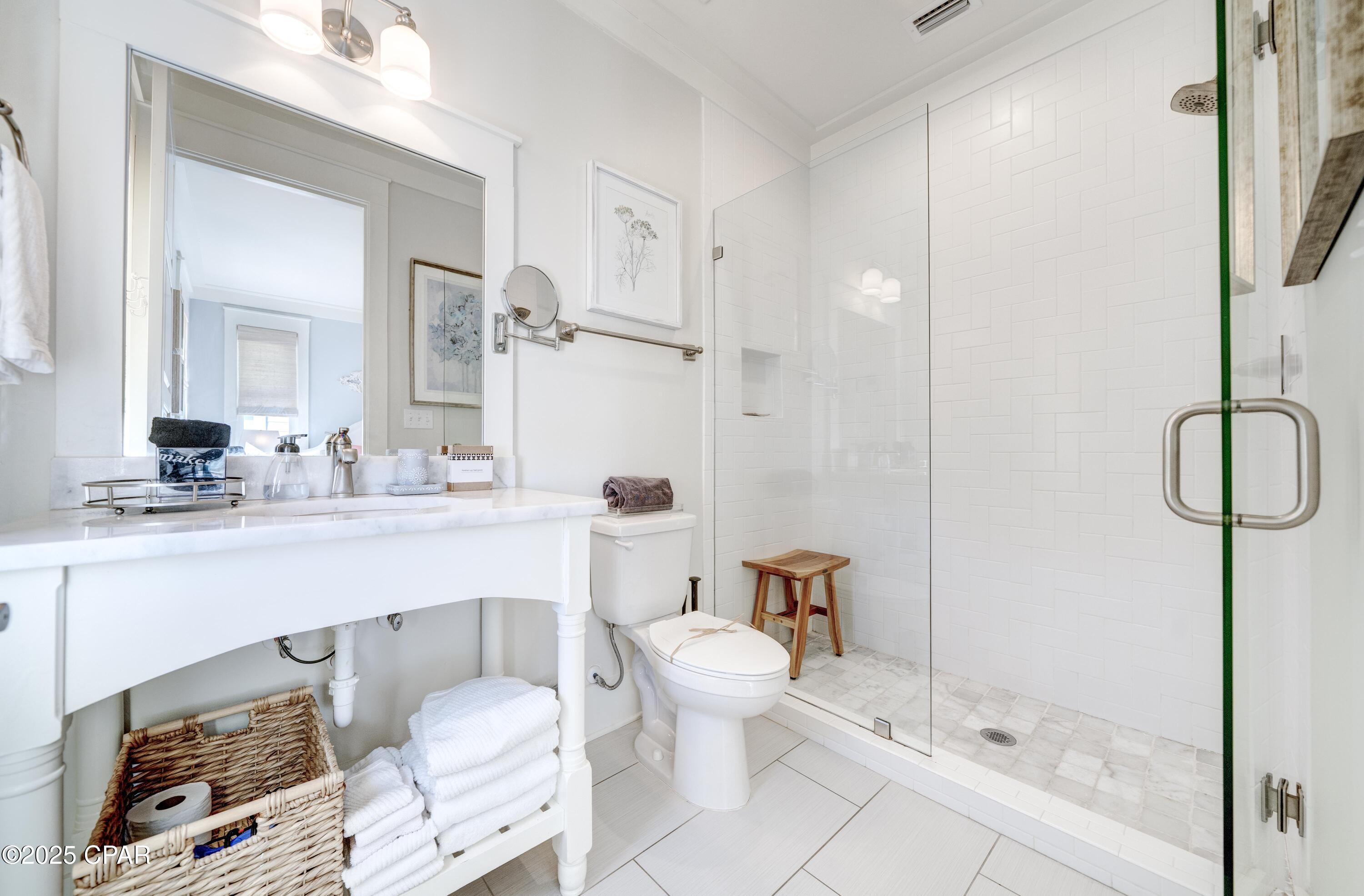 Image 25 For 148 Parkshore Drive