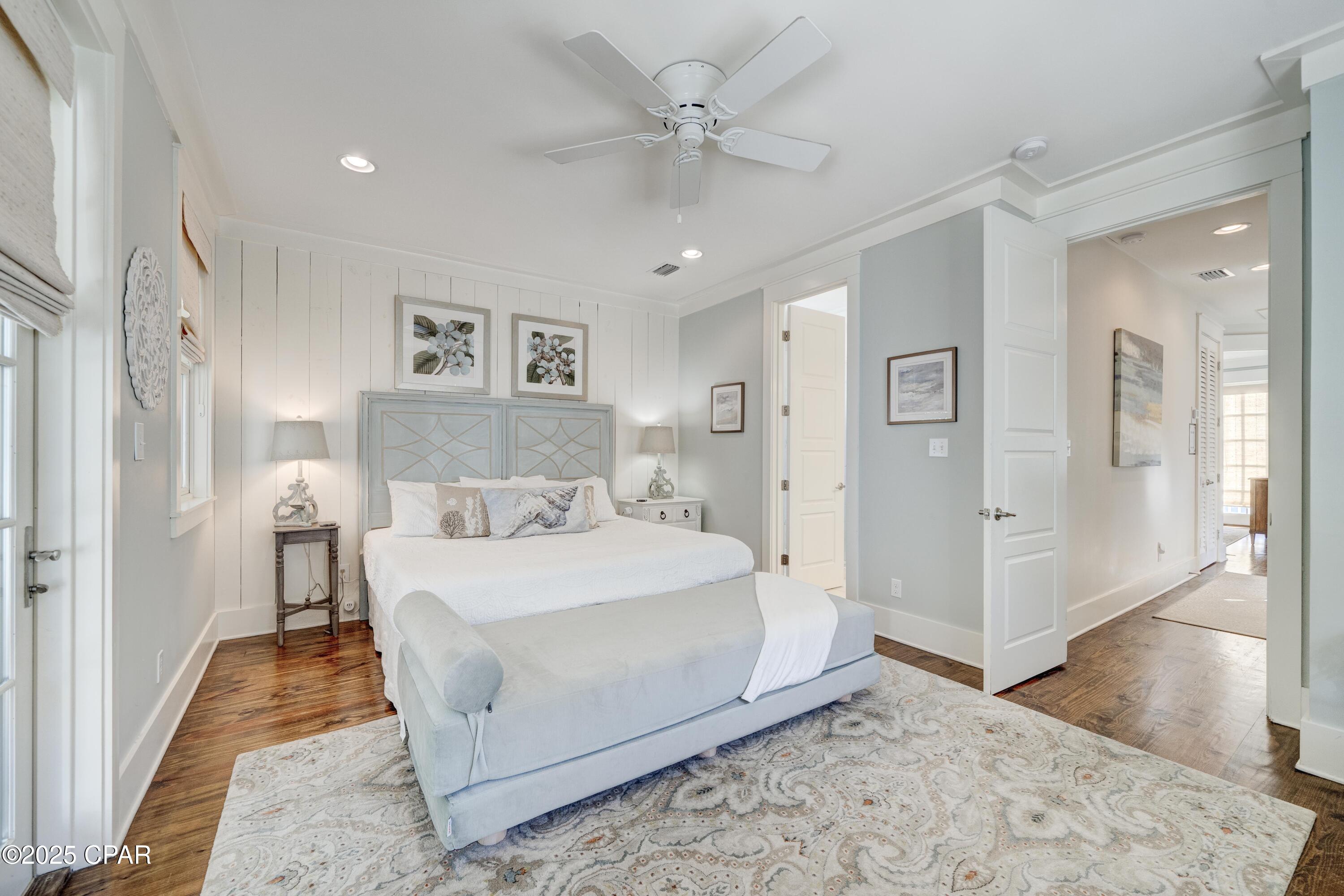 Listing photo id 27 for 148 Parkshore Drive