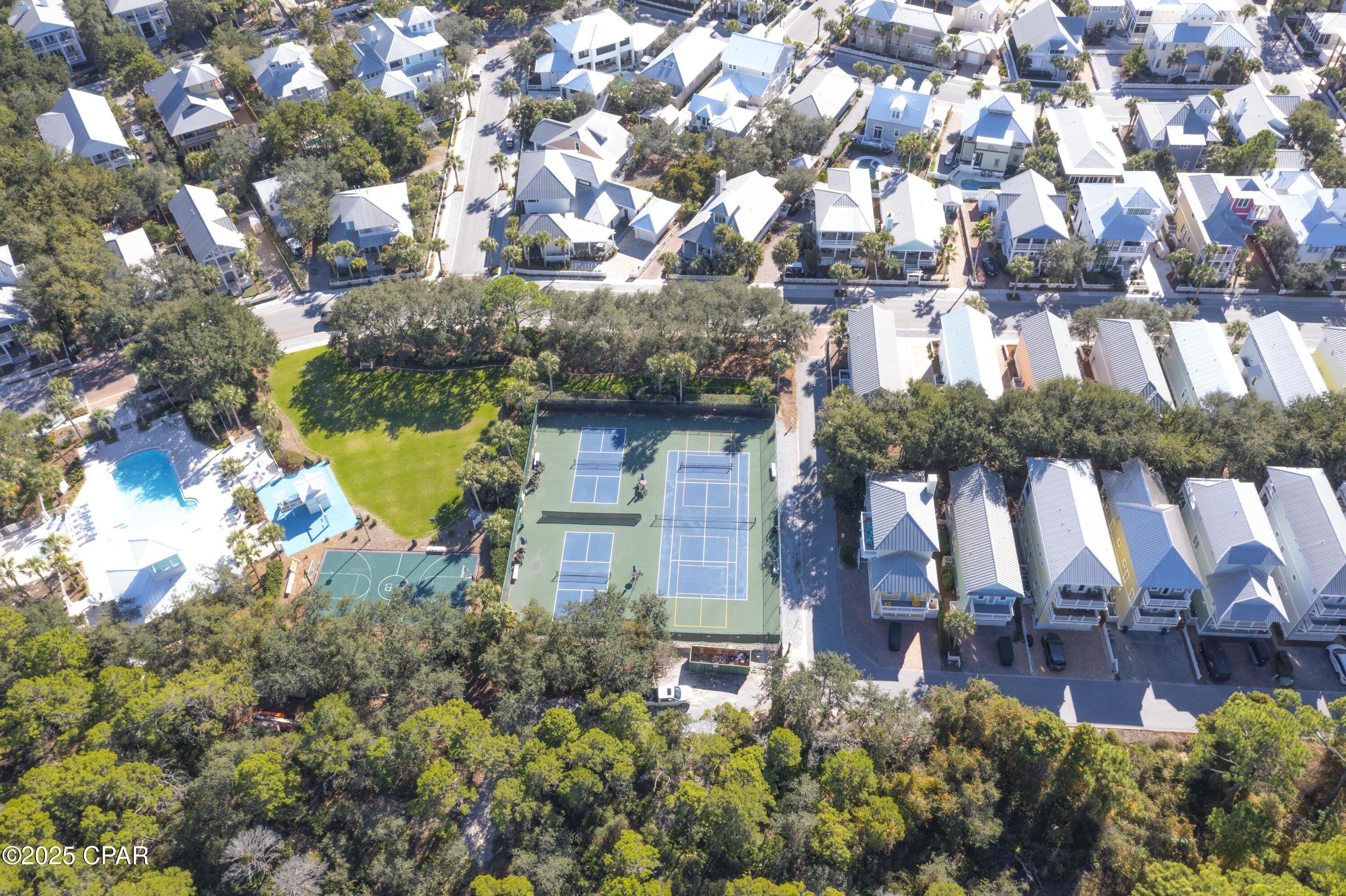 Listing photo id 34 for 148 Parkshore Drive