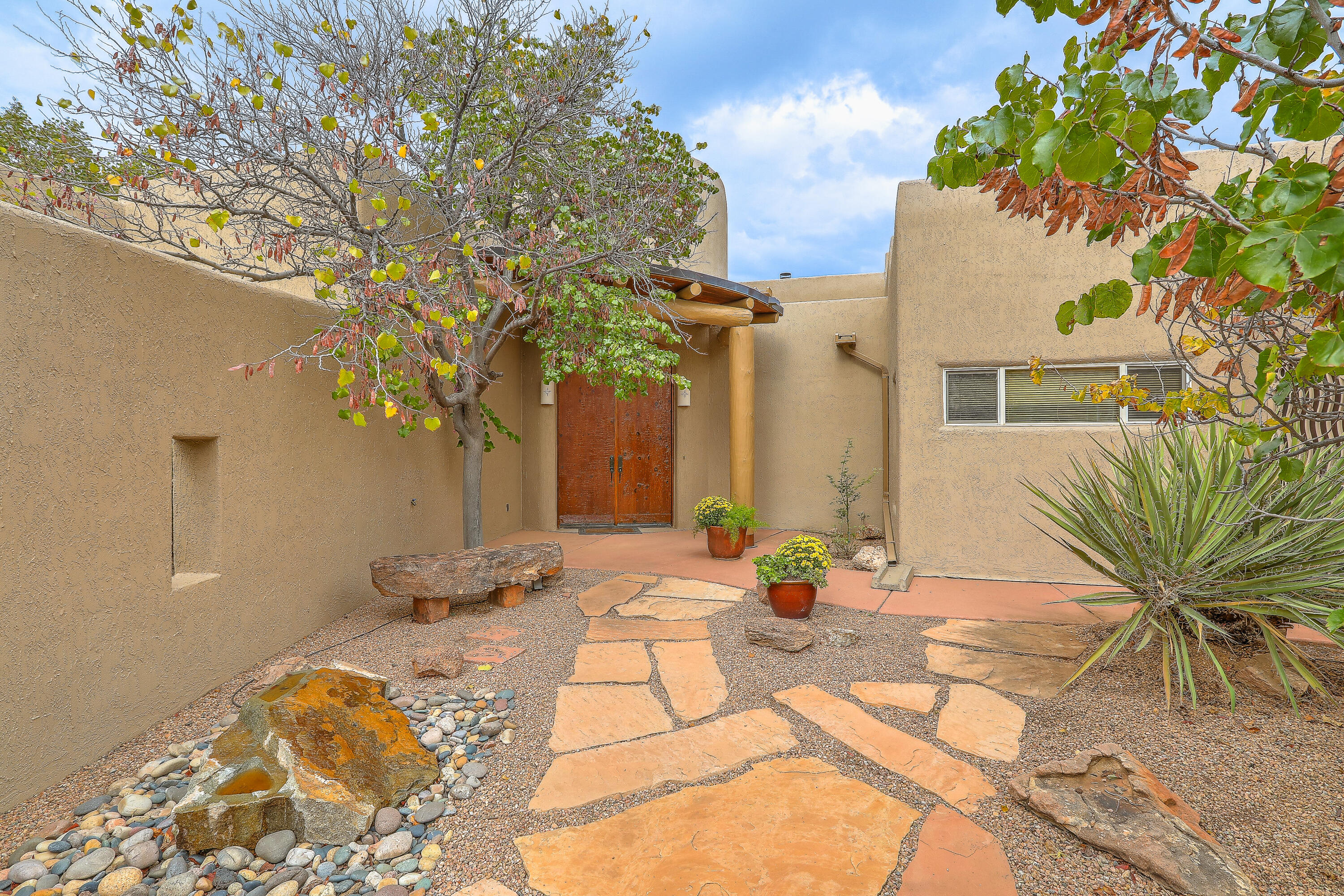 10421 OAKLAND Avenue NE Exterior Front