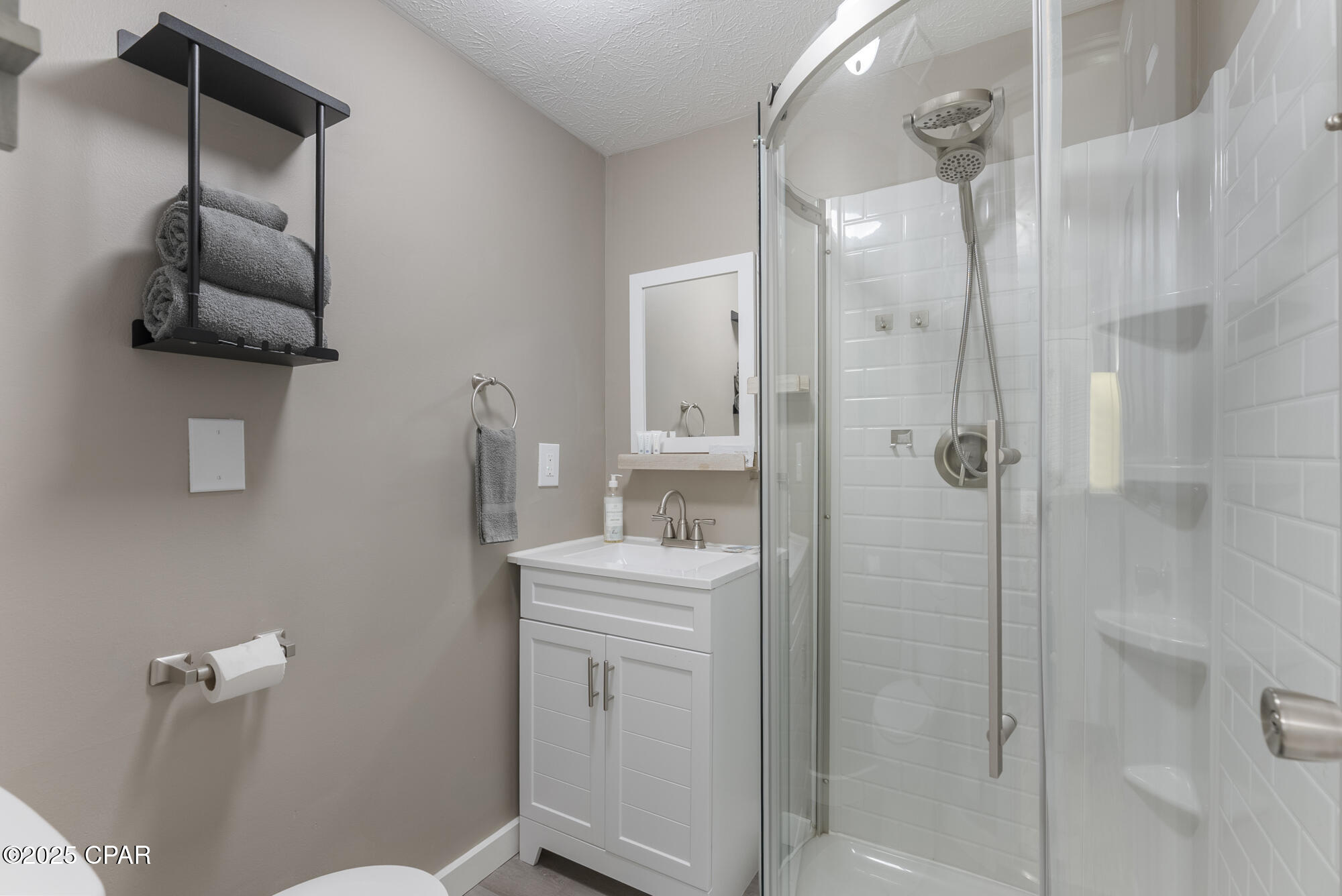 Image 20 For 164 Robin Lane