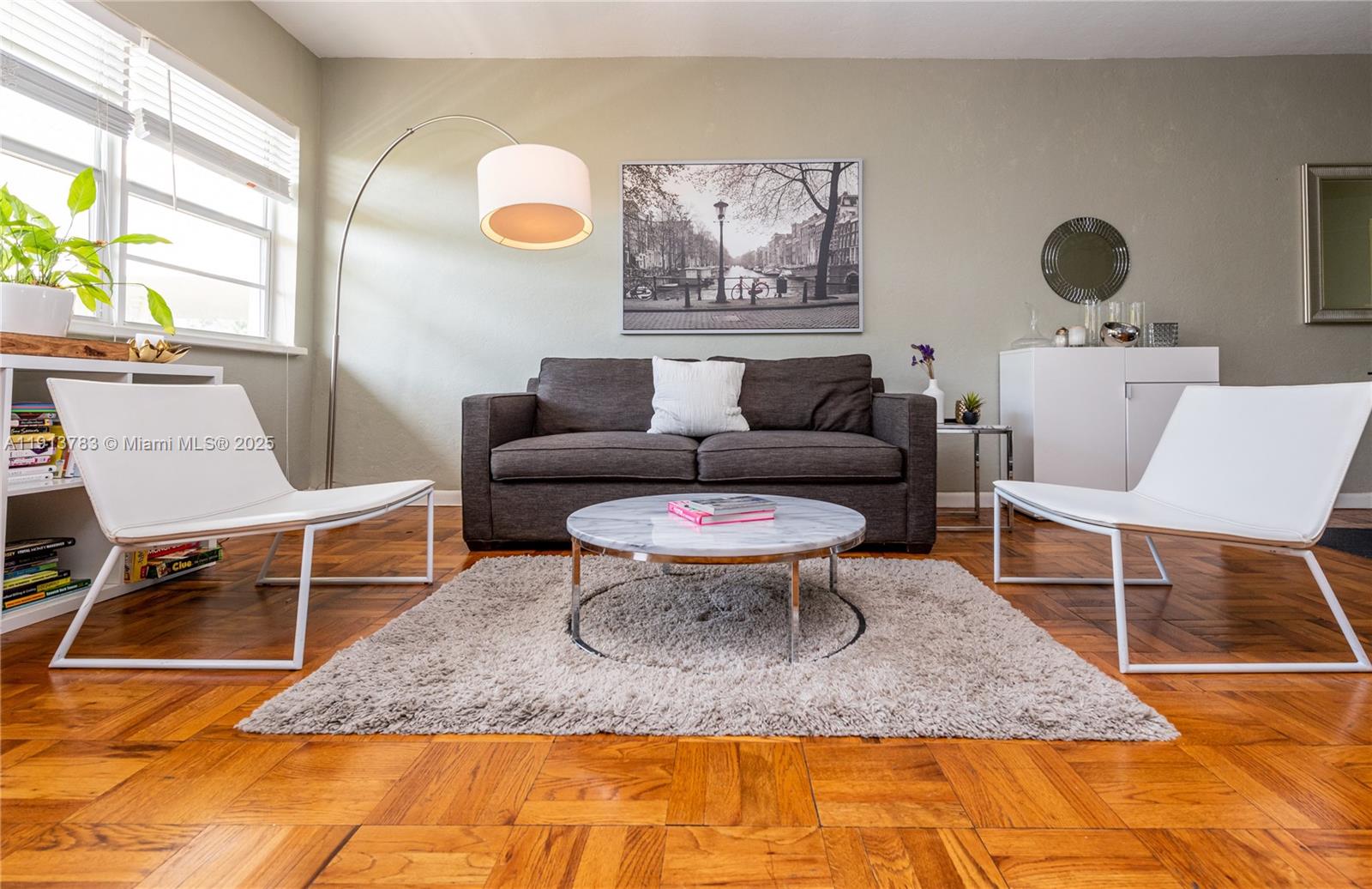 350 So Shore Dr At Villag