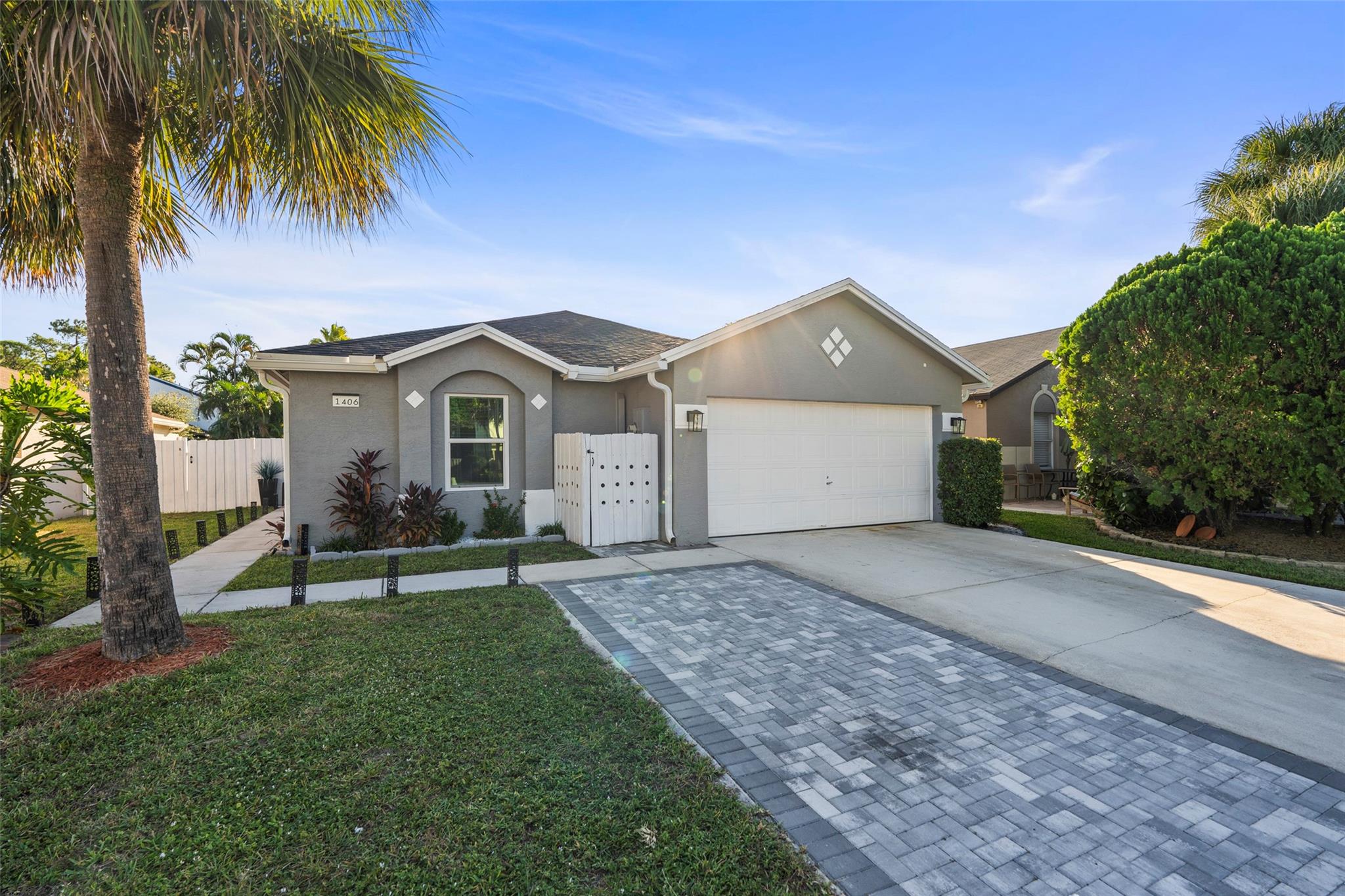 1406 Red Apple Ln, West Palm Beach, Florida 33415