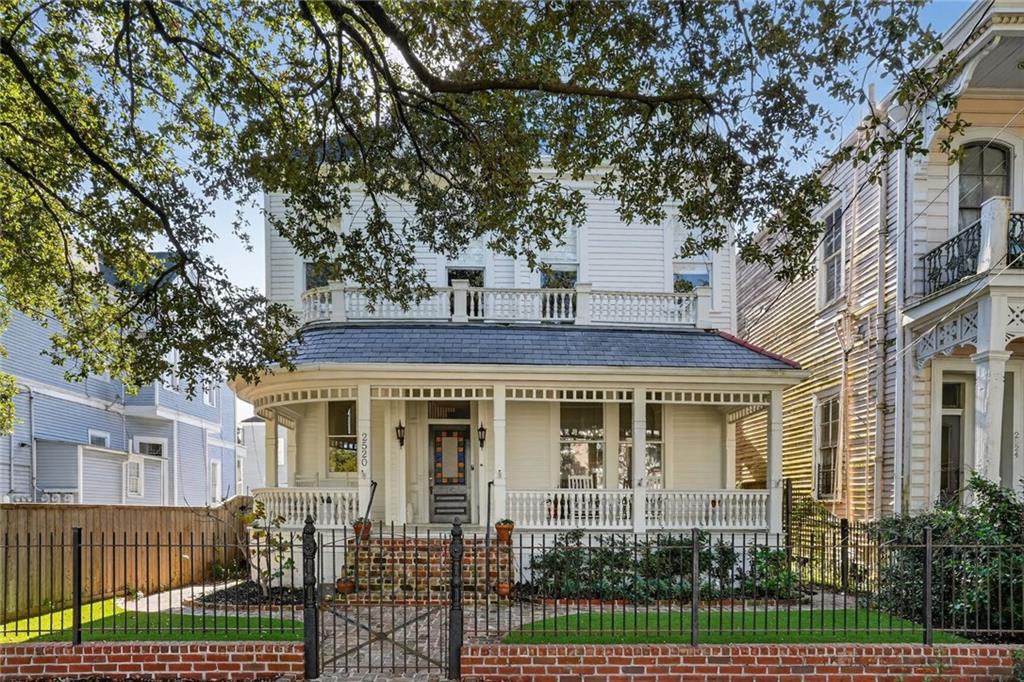 2520 MAGAZINE Street