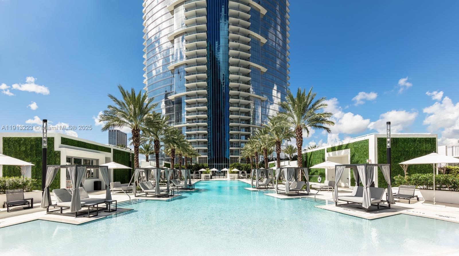 Paramount Miami Worldcente