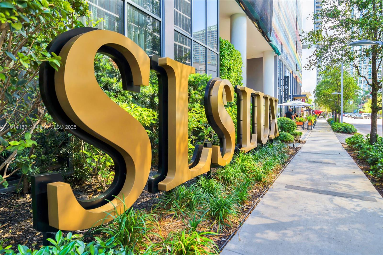 Condo for Sale in Miami, FL