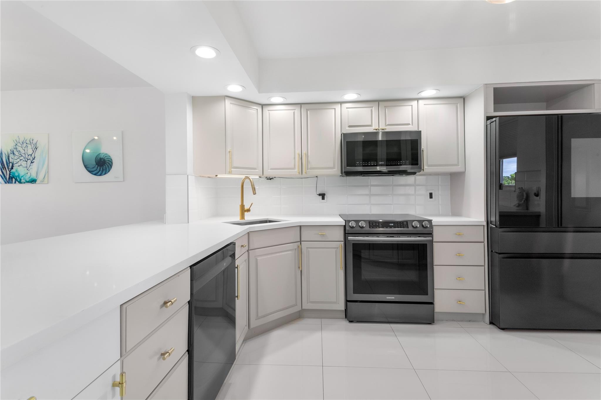 Homes for sale in Fort Lauderdale, FL | 3111 Ne 51St St #403C, Fort Lauderdale, FL 33308 | MLS# F10536700
