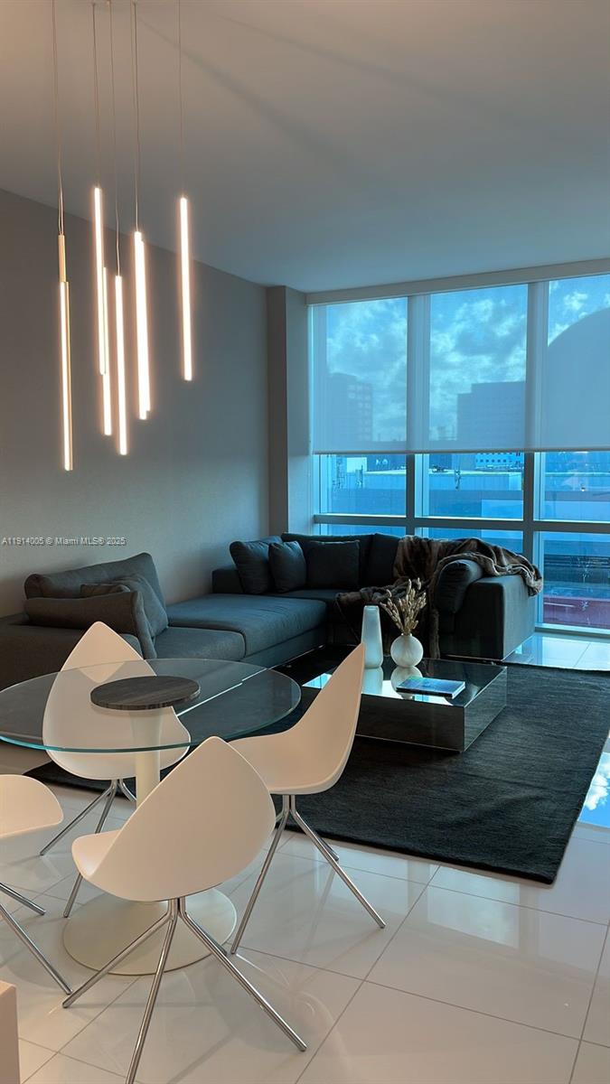 Paramount Miami Worldcent