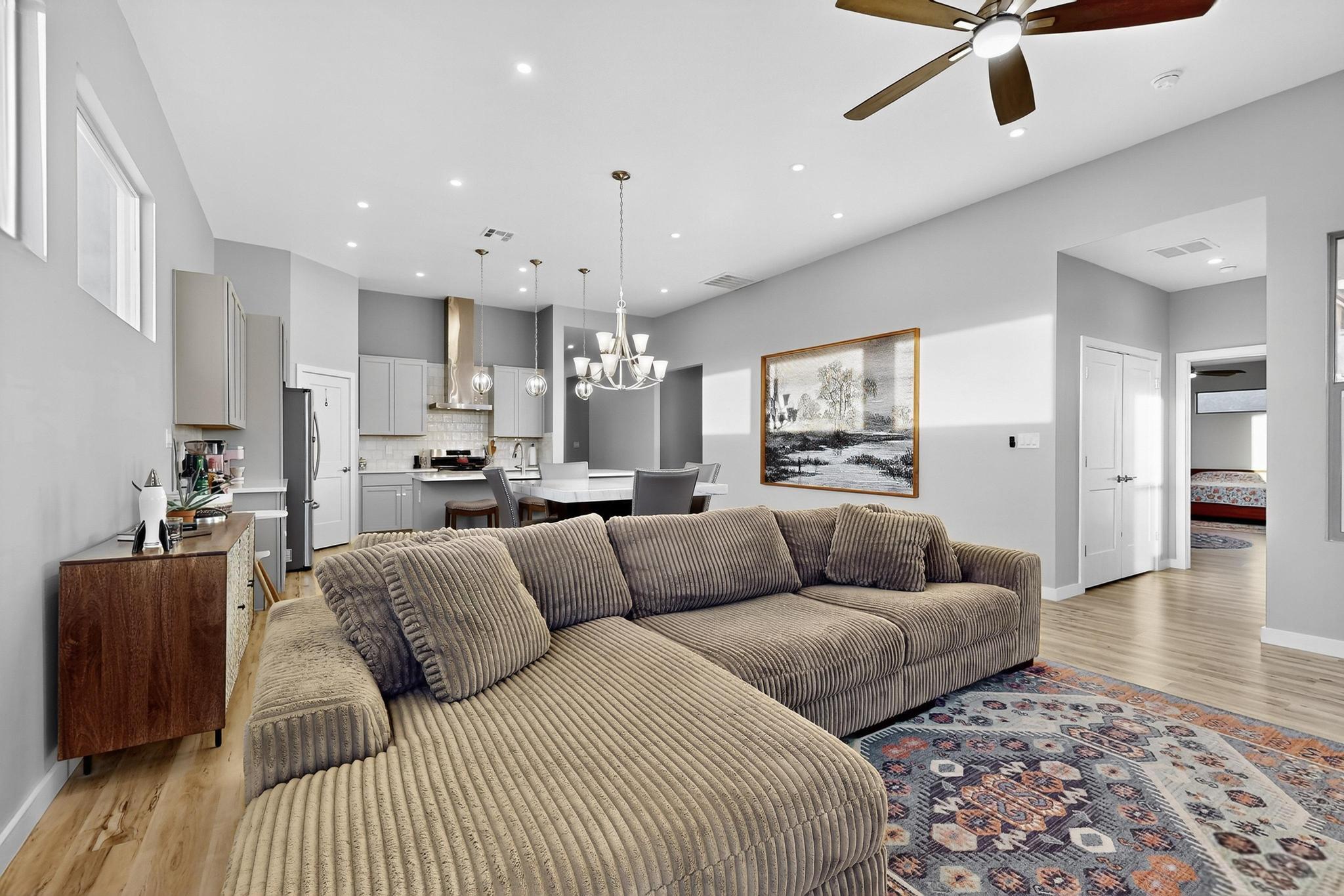 720 10th Avenue SE Living Room