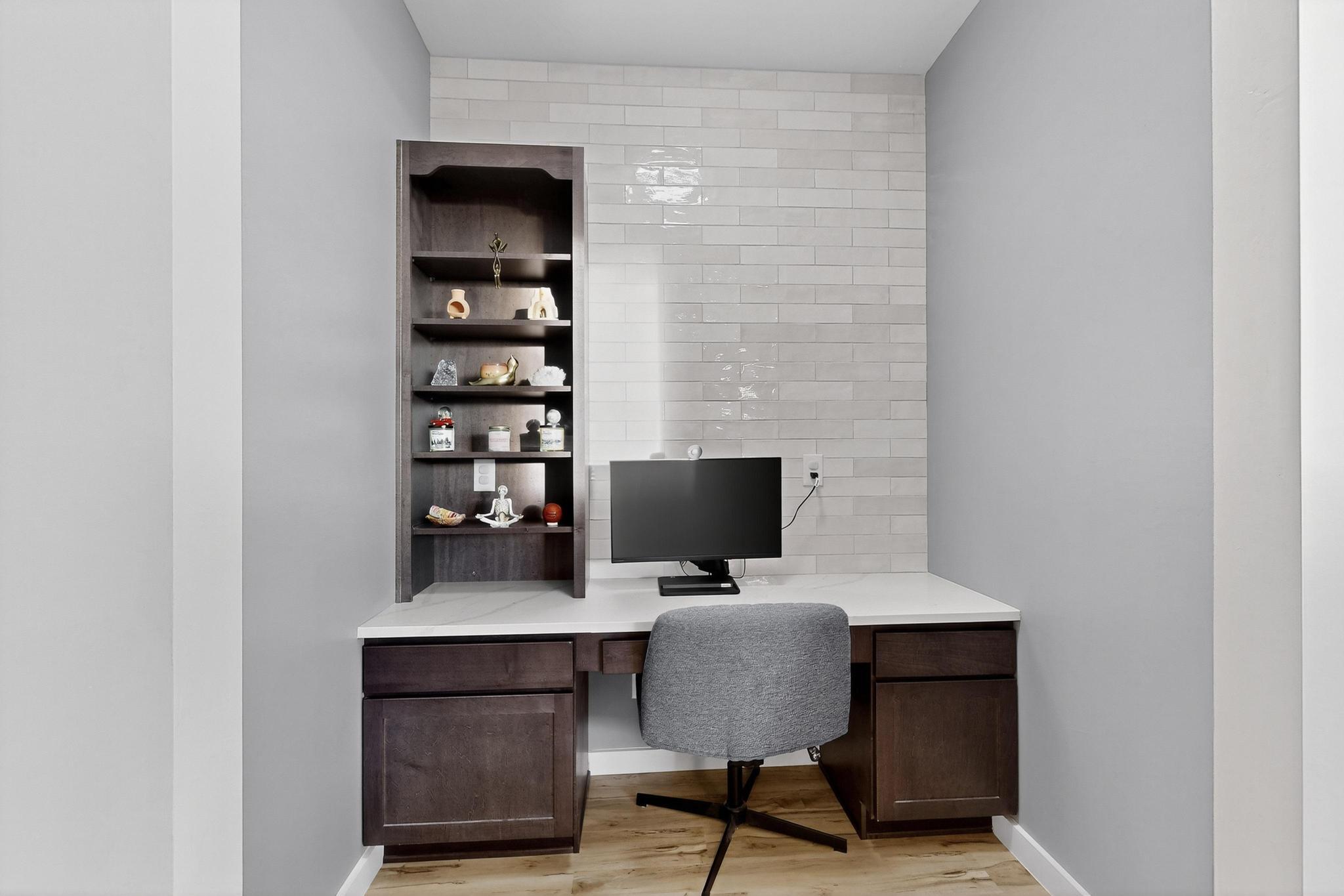 720 10th Avenue SE Home Office