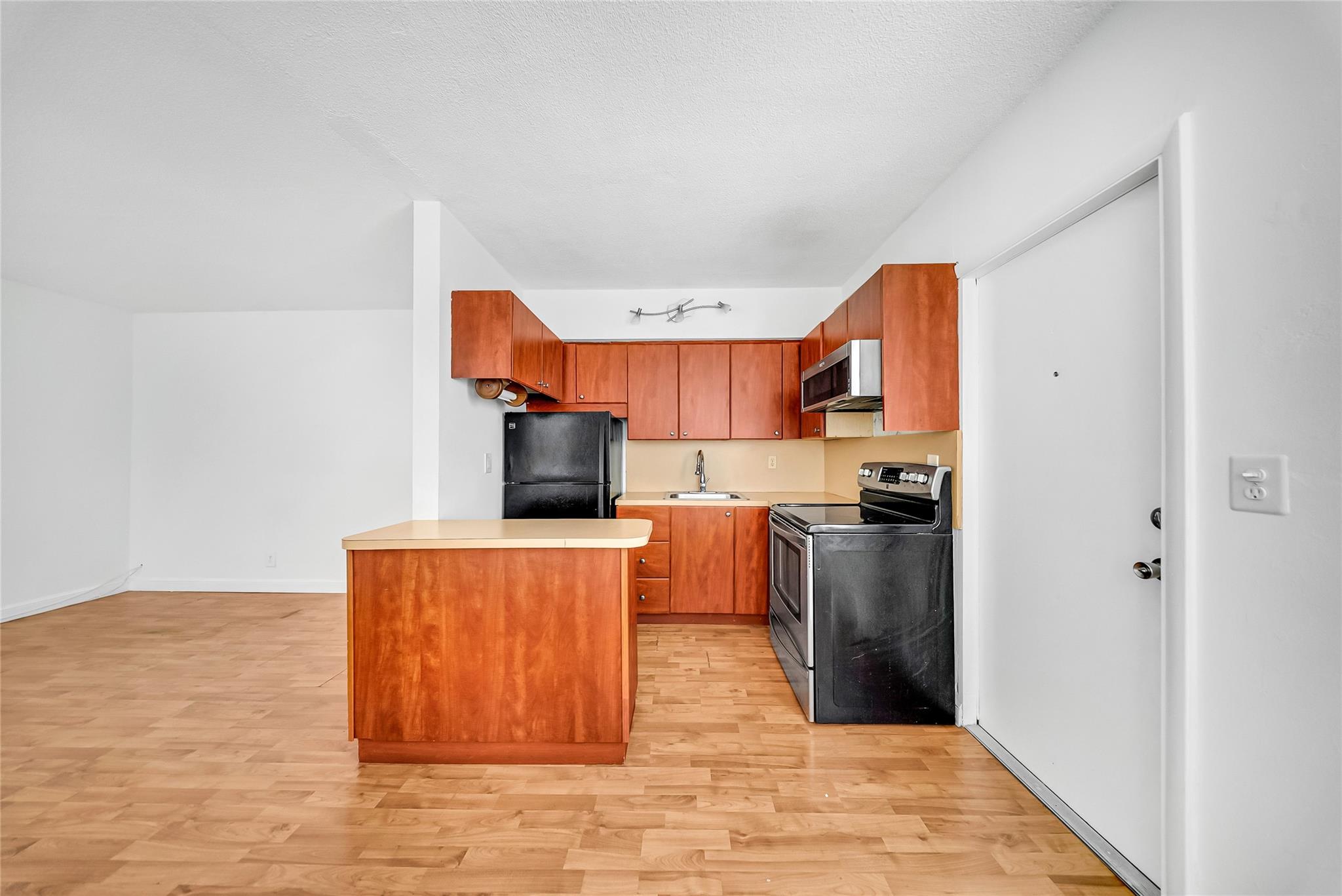 Homes for sale in Hollywood, FL | 3525 Tyler St #9, Hollywood, FL 33021 | MLS# F10536979