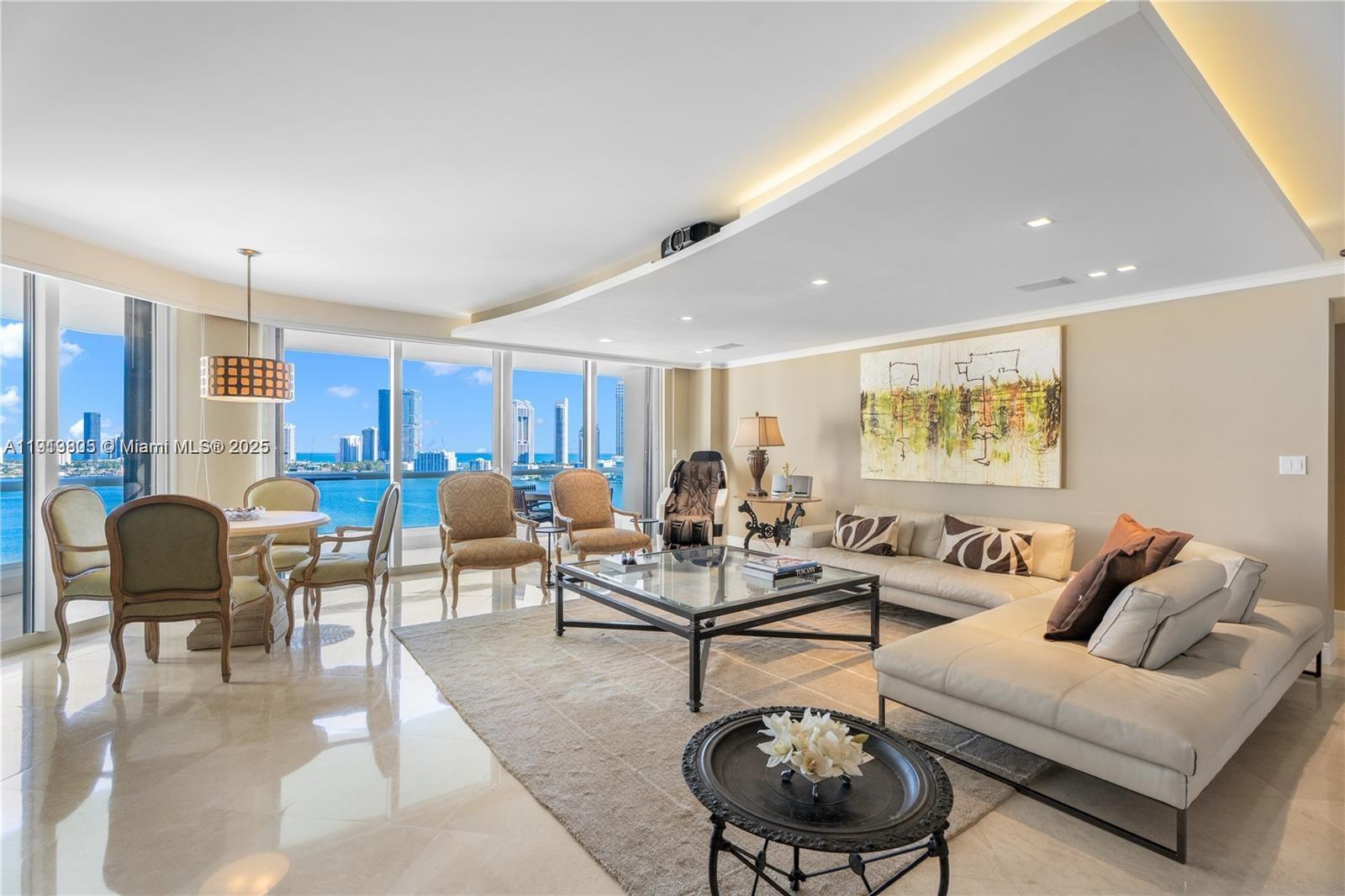 Condo for Sale in Aventura, FL