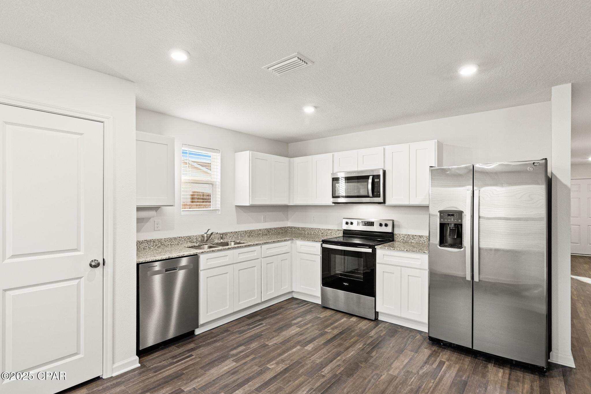 Image 10 For 3987 Oxford Avenue