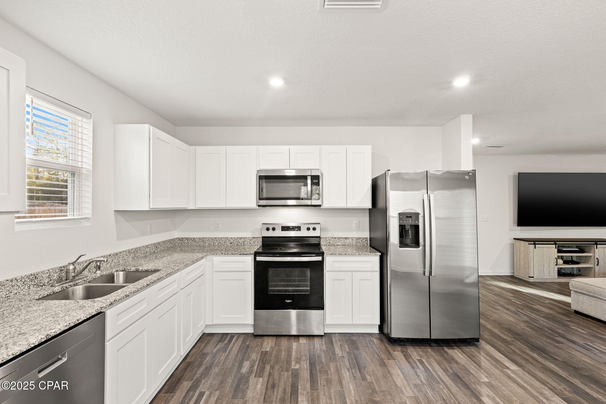 Image 12 For 3987 Oxford Avenue