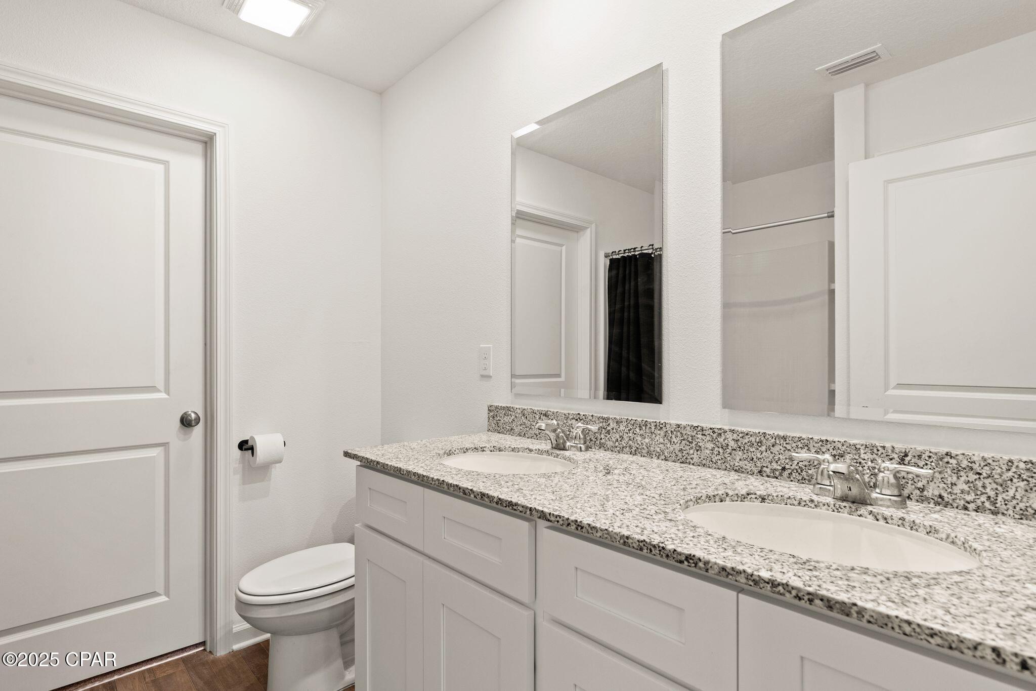 Image 19 For 3987 Oxford Avenue