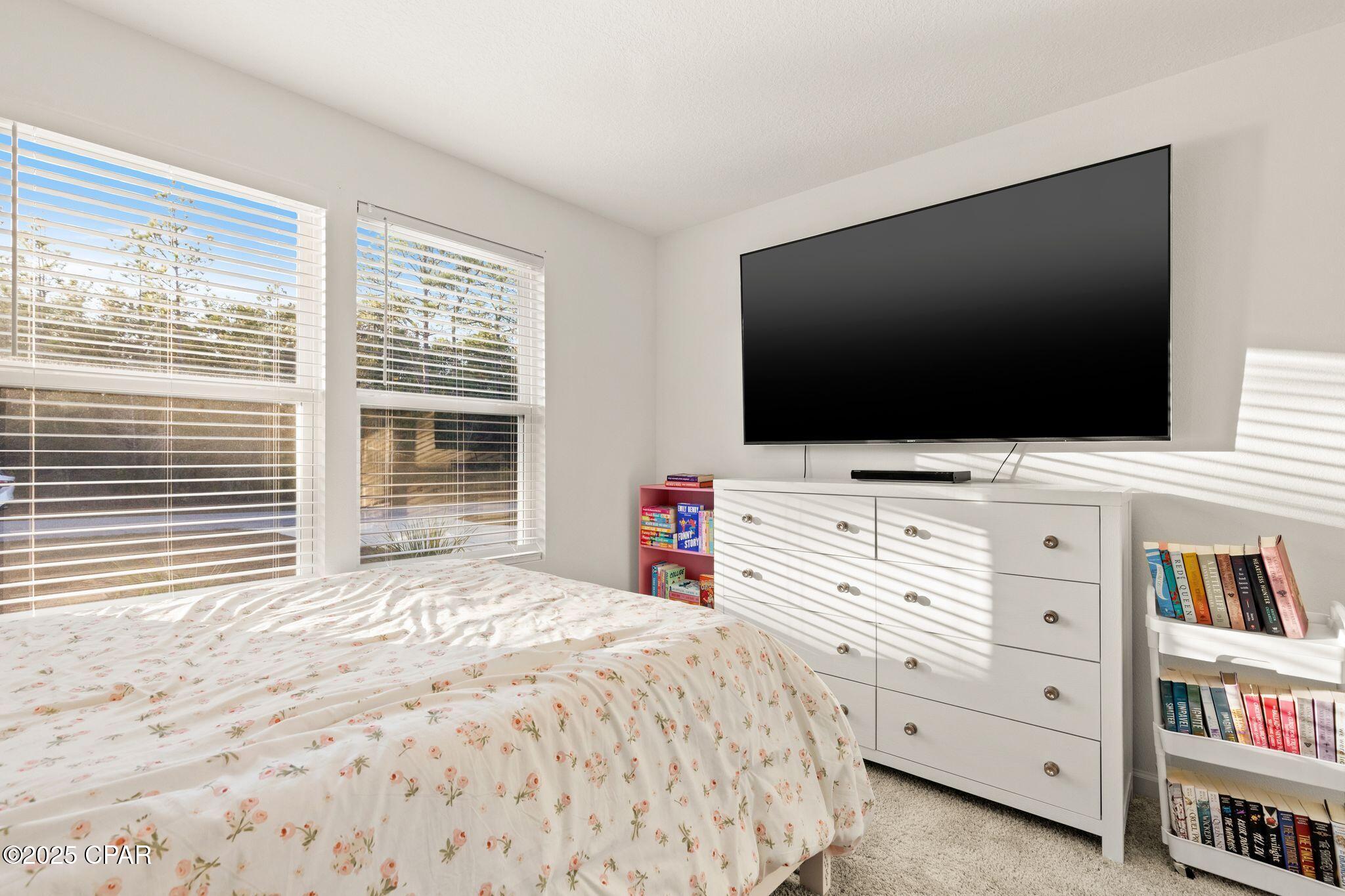 Image 4 For 3987 Oxford Avenue