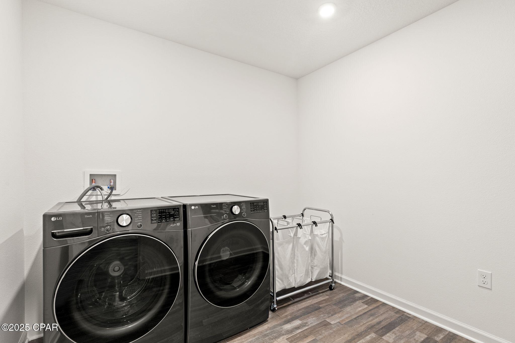 Image 8 For 3987 Oxford Avenue