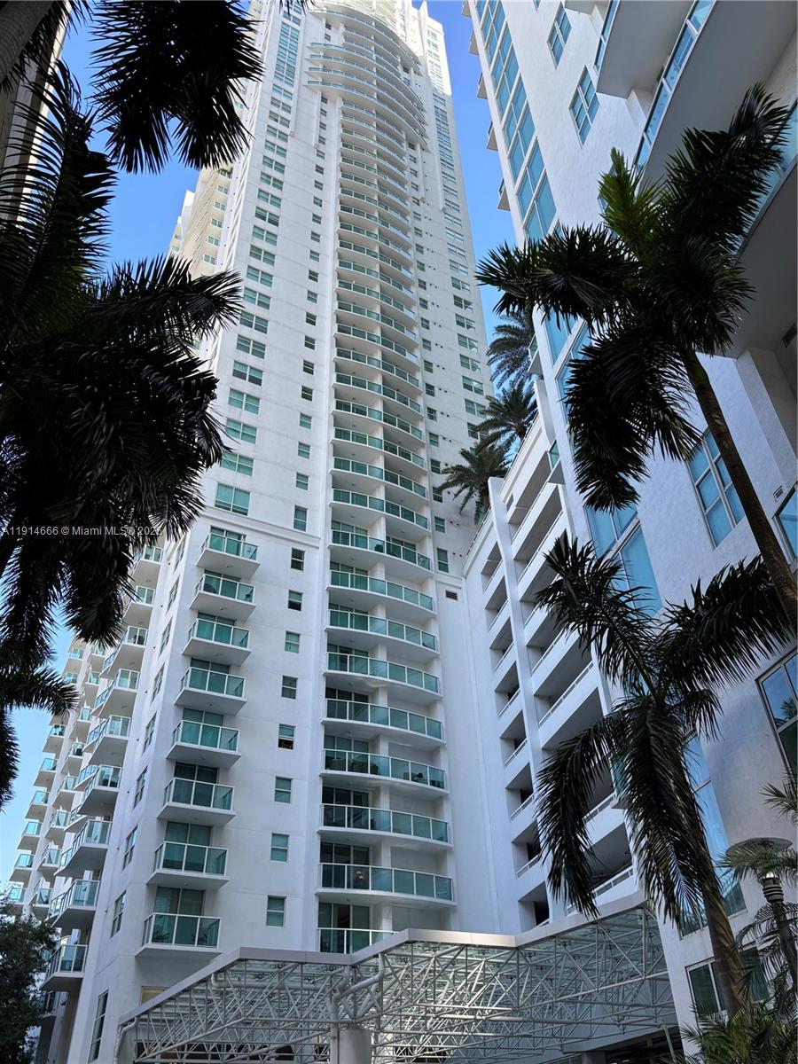 Condo for Rent in Miami, FL