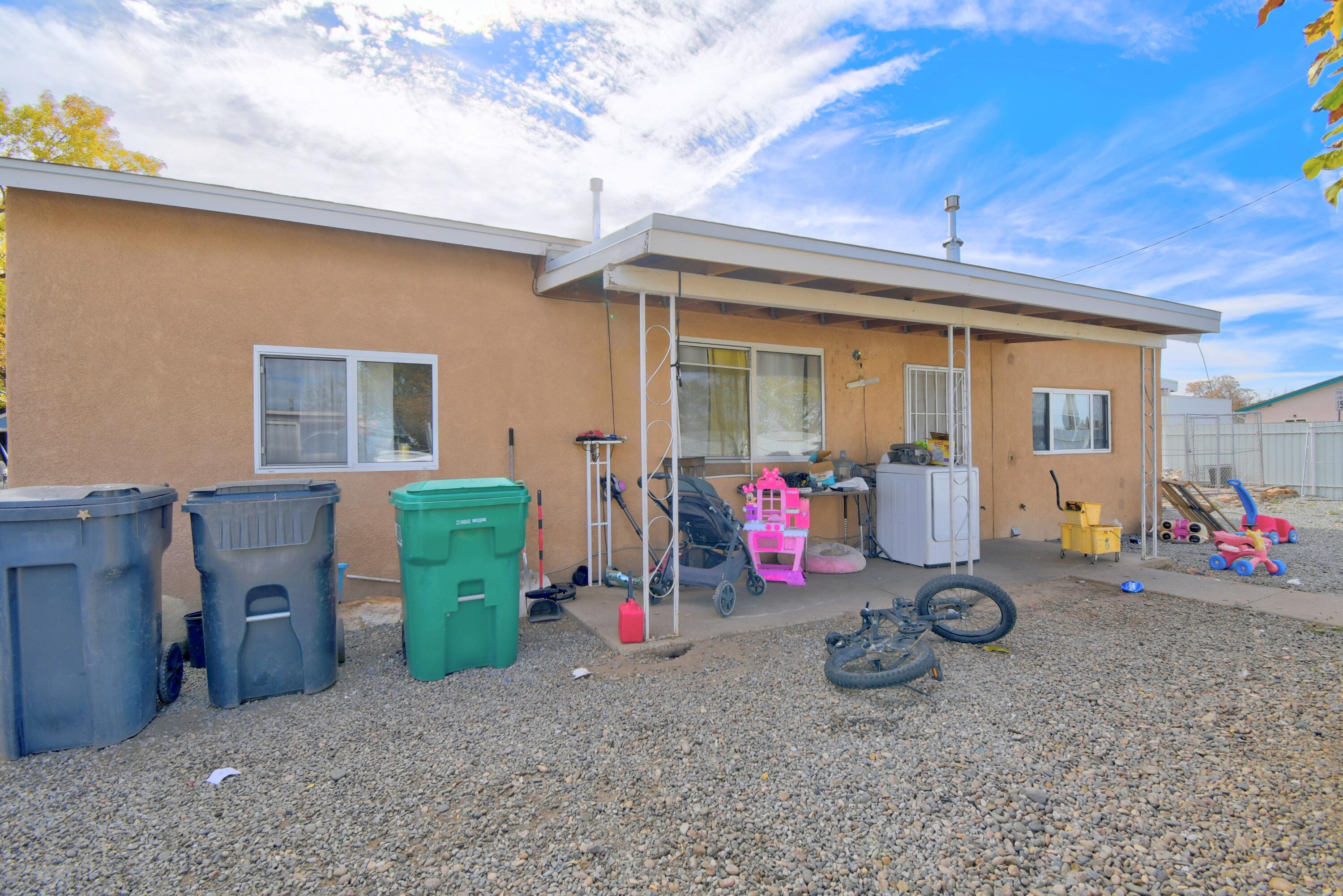 1624 Valdora Road, Albuquerque NM 87105
