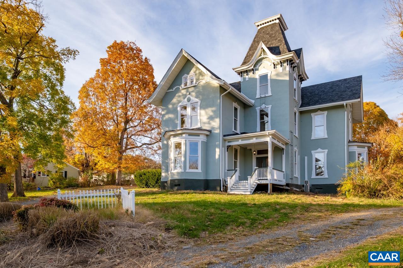 811 WESTOVER DR - luxury property in Staunton, VA