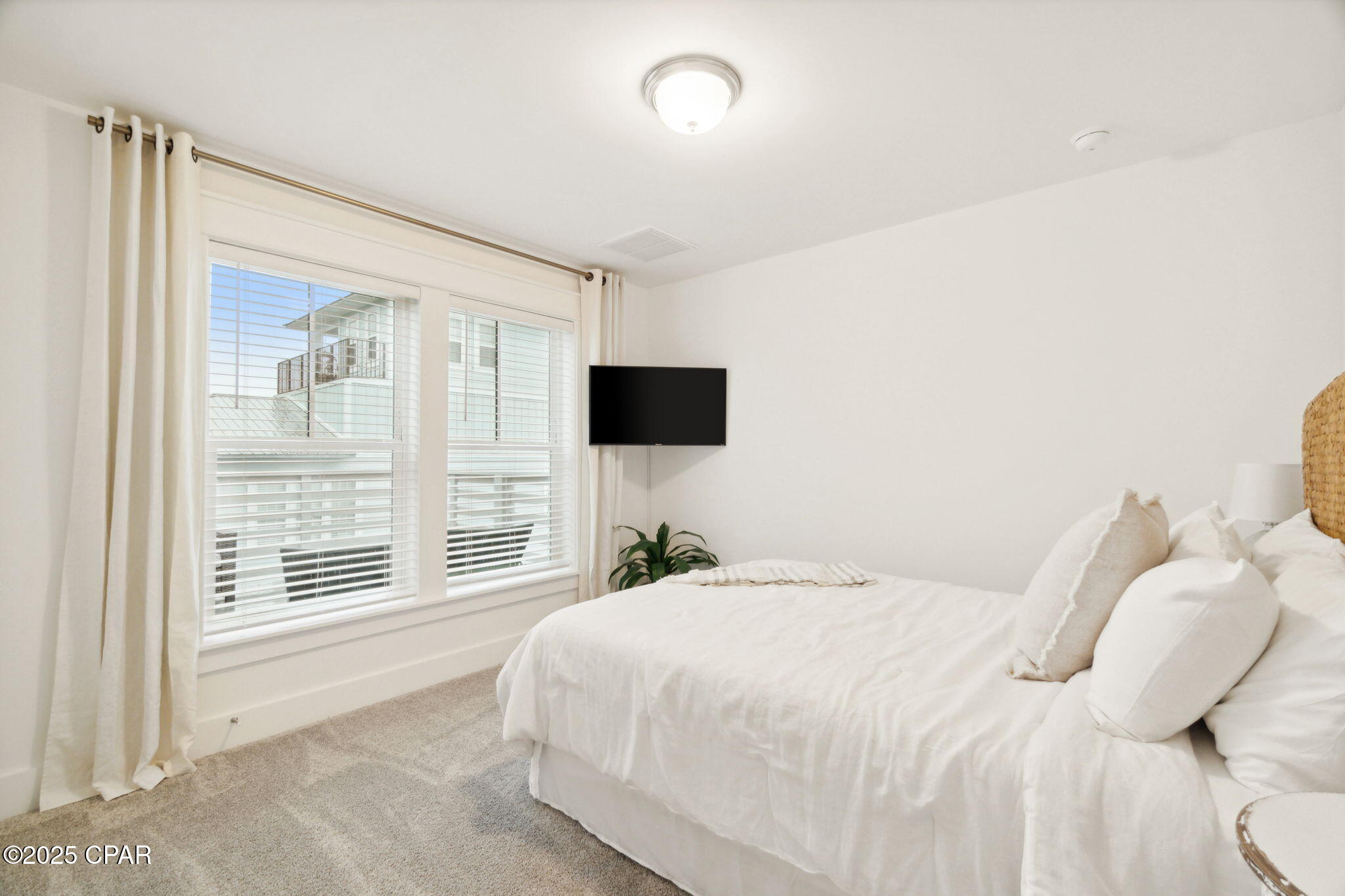 Image 25 For 7 Grande Pointe Drive