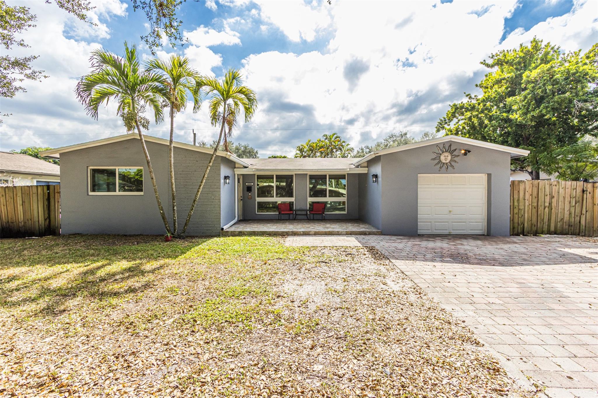8880 SW 49th St, Cooper City, FL 33328