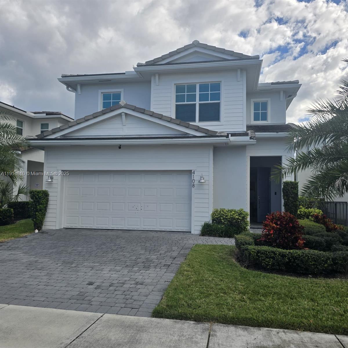 Crystal Lake 1St Sec