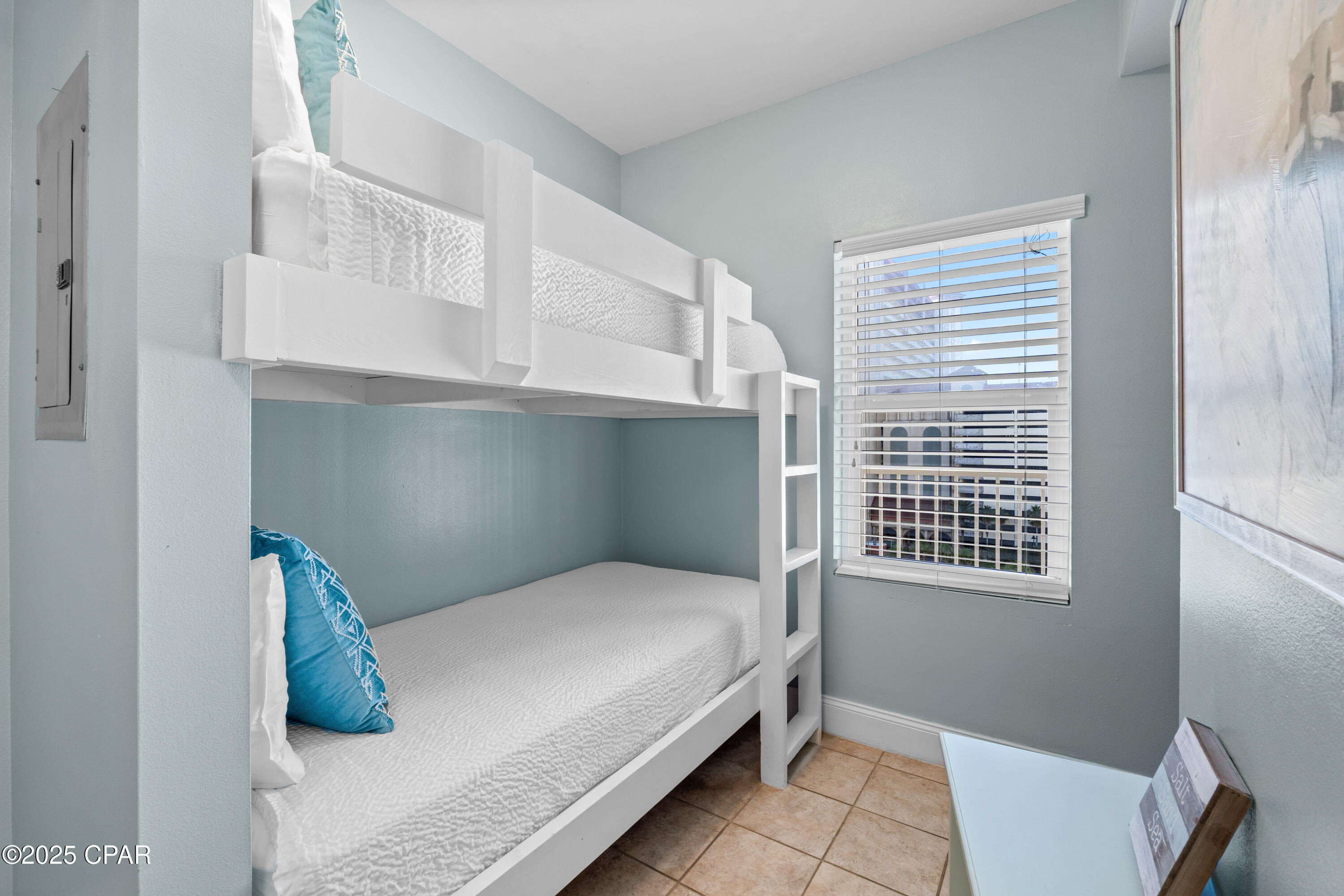 Image 17 For 9902 Thomas Drive 729