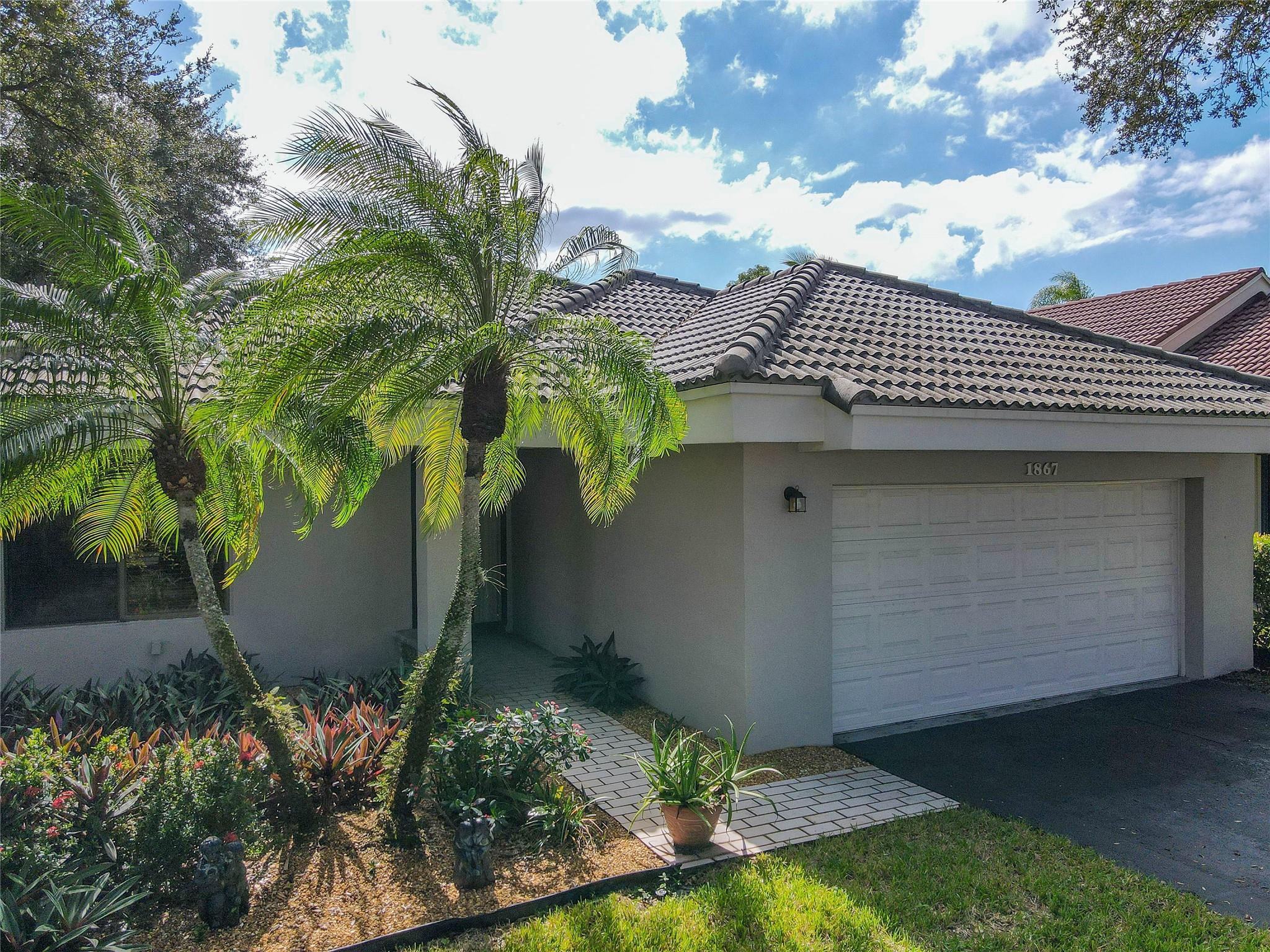 1867 NW 99th Ave, Plantation, FL 33322