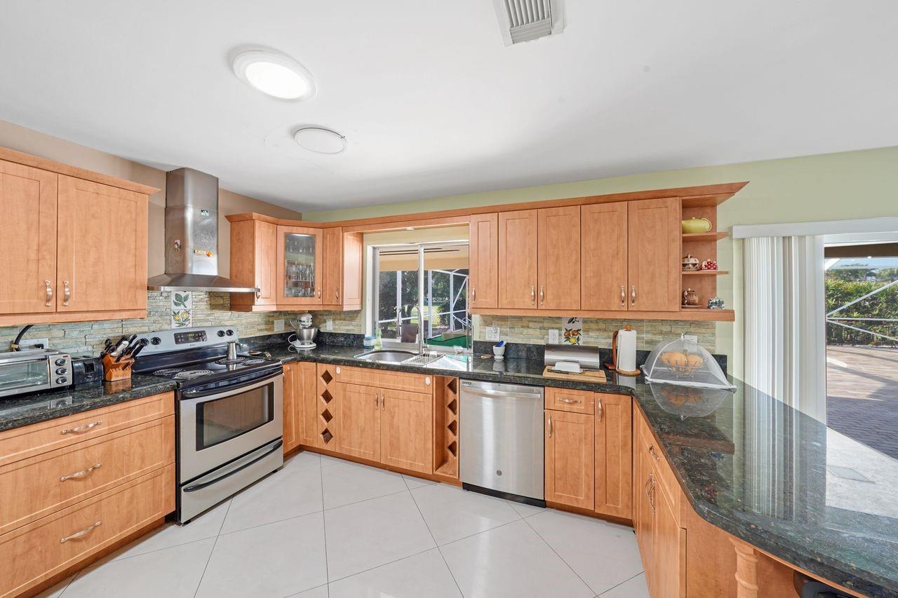 Homes for sale in Tamarac, FL | 6207 Royal Poinciana Ln, Tamarac, FL 33319 | MLS# F10537018