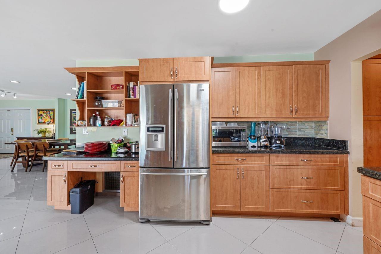 Homes for sale in Tamarac, FL | 6207 Royal Poinciana Ln, Tamarac, FL 33319 | MLS# F10537018