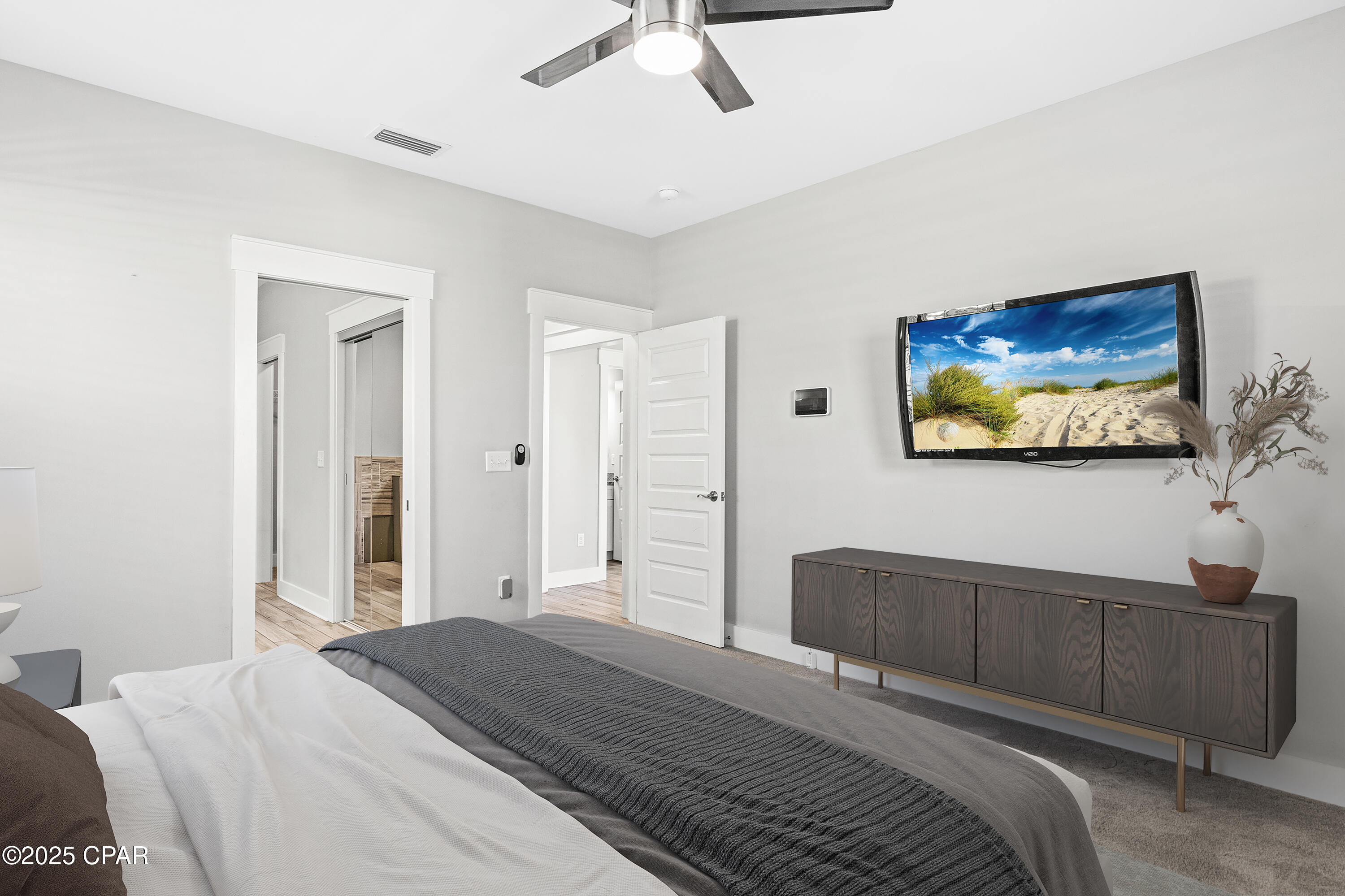 Image 12 For 6222 Pinetree Avenue