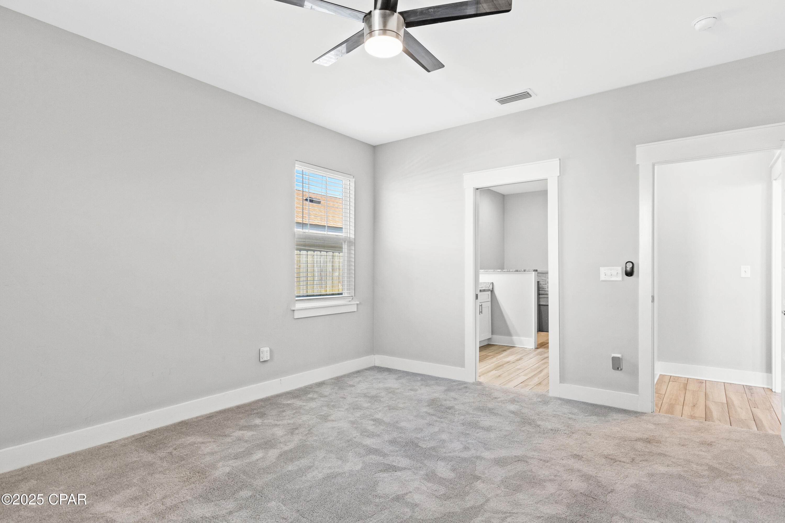 Image 13 For 6222 Pinetree Avenue