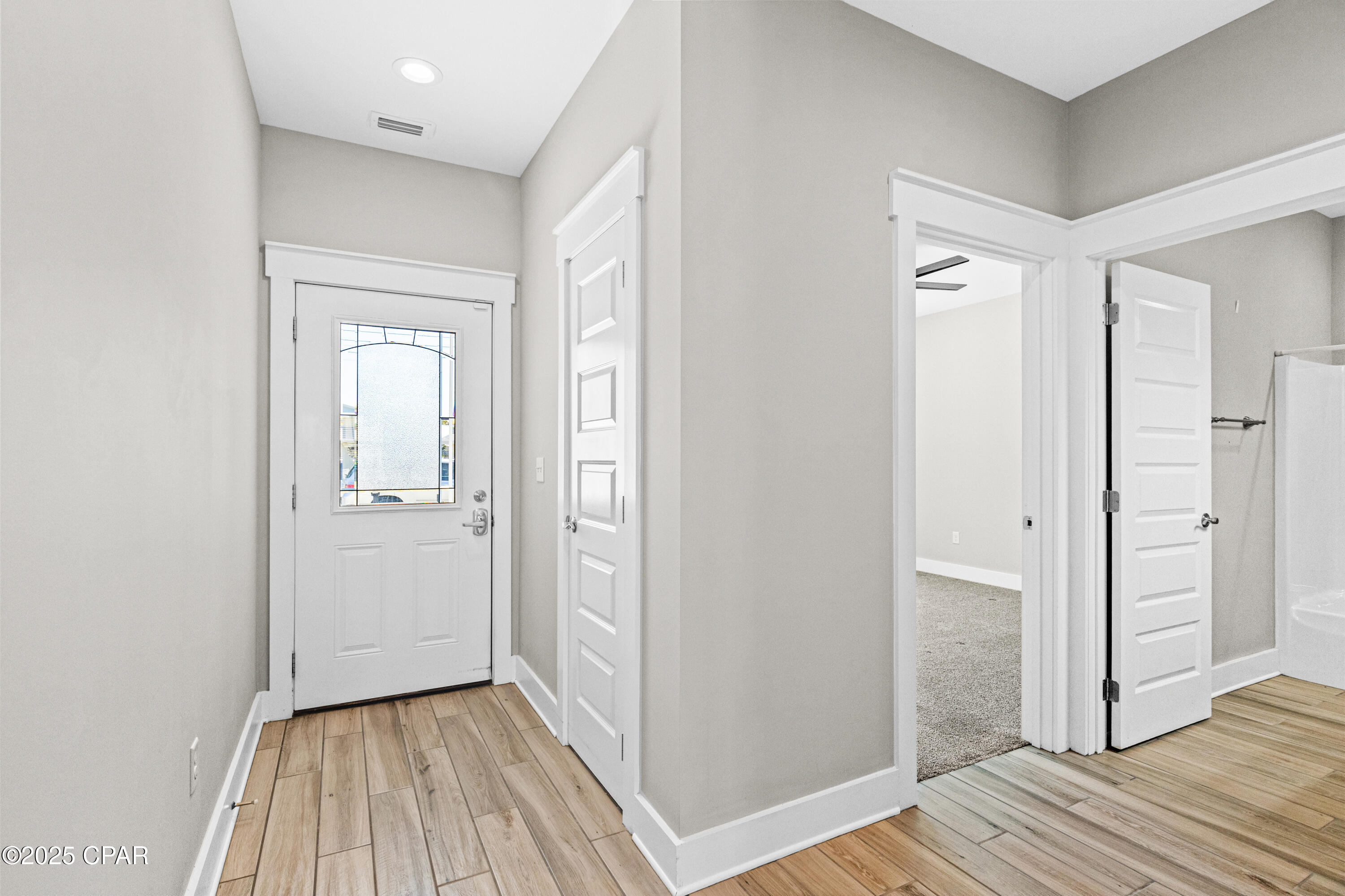 Image 18 For 6222 Pinetree Avenue