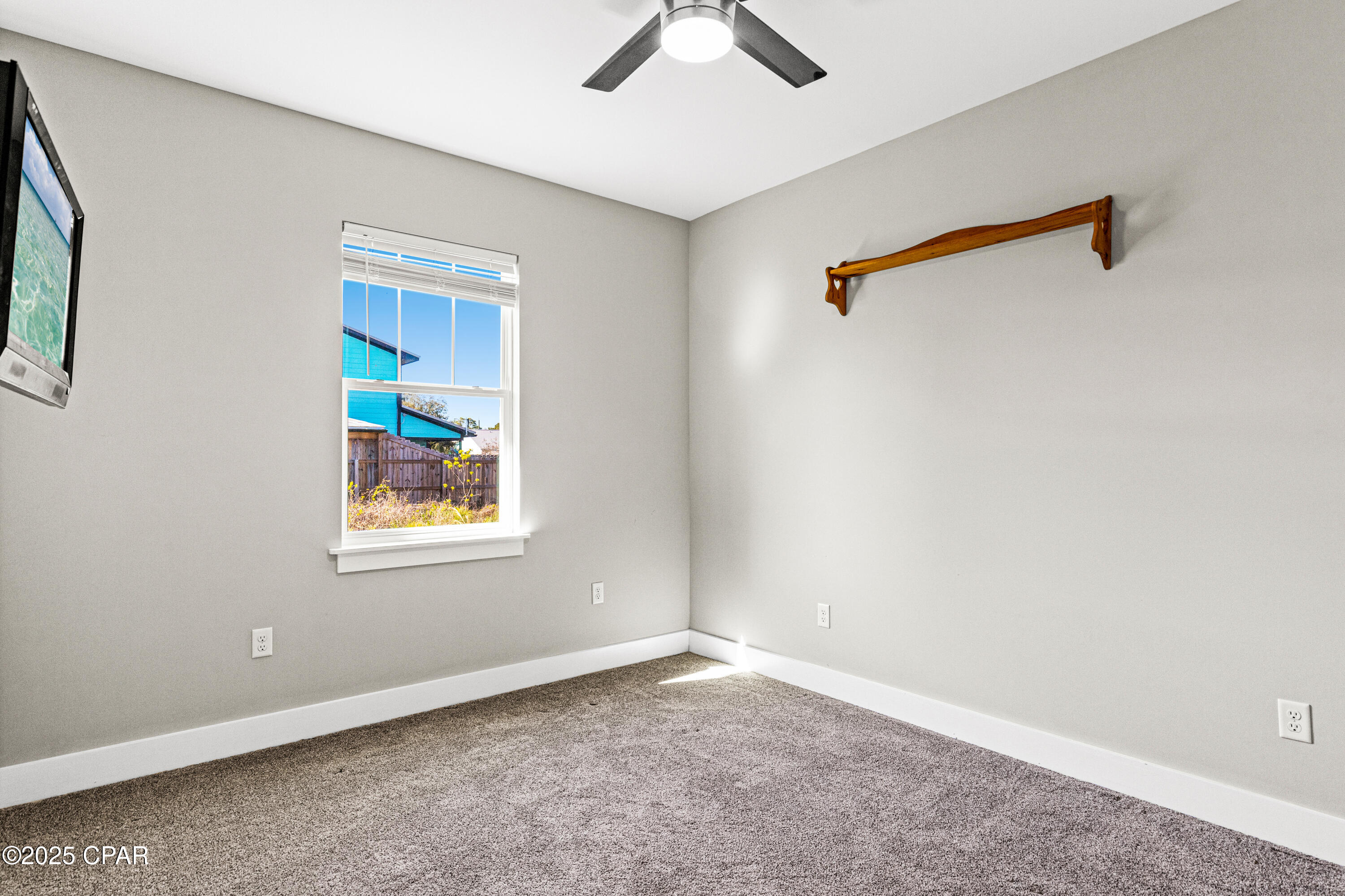 Image 28 For 6222 Pinetree Avenue