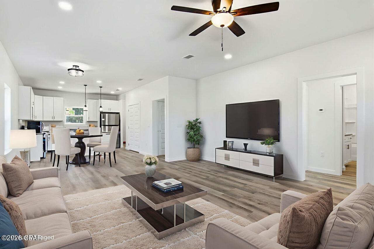 Image 11 For 3024 Selma Avenue