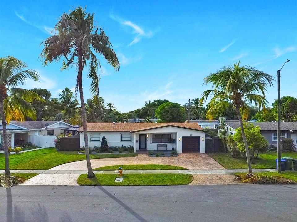 Homes for sale in Pembroke Pines, FL | 300 Sw 65th Way, Pembroke Pines, FL 33023 | MLS# F10537112