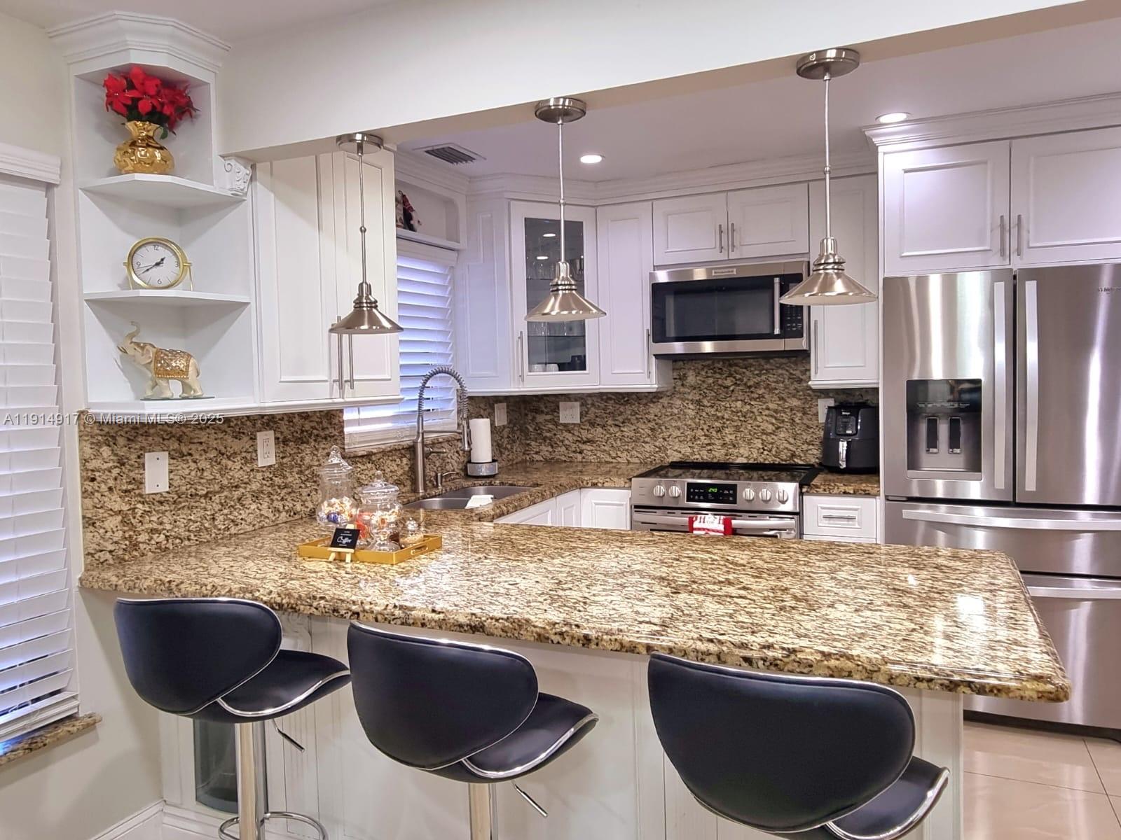 Kendall Lks East Patio Co