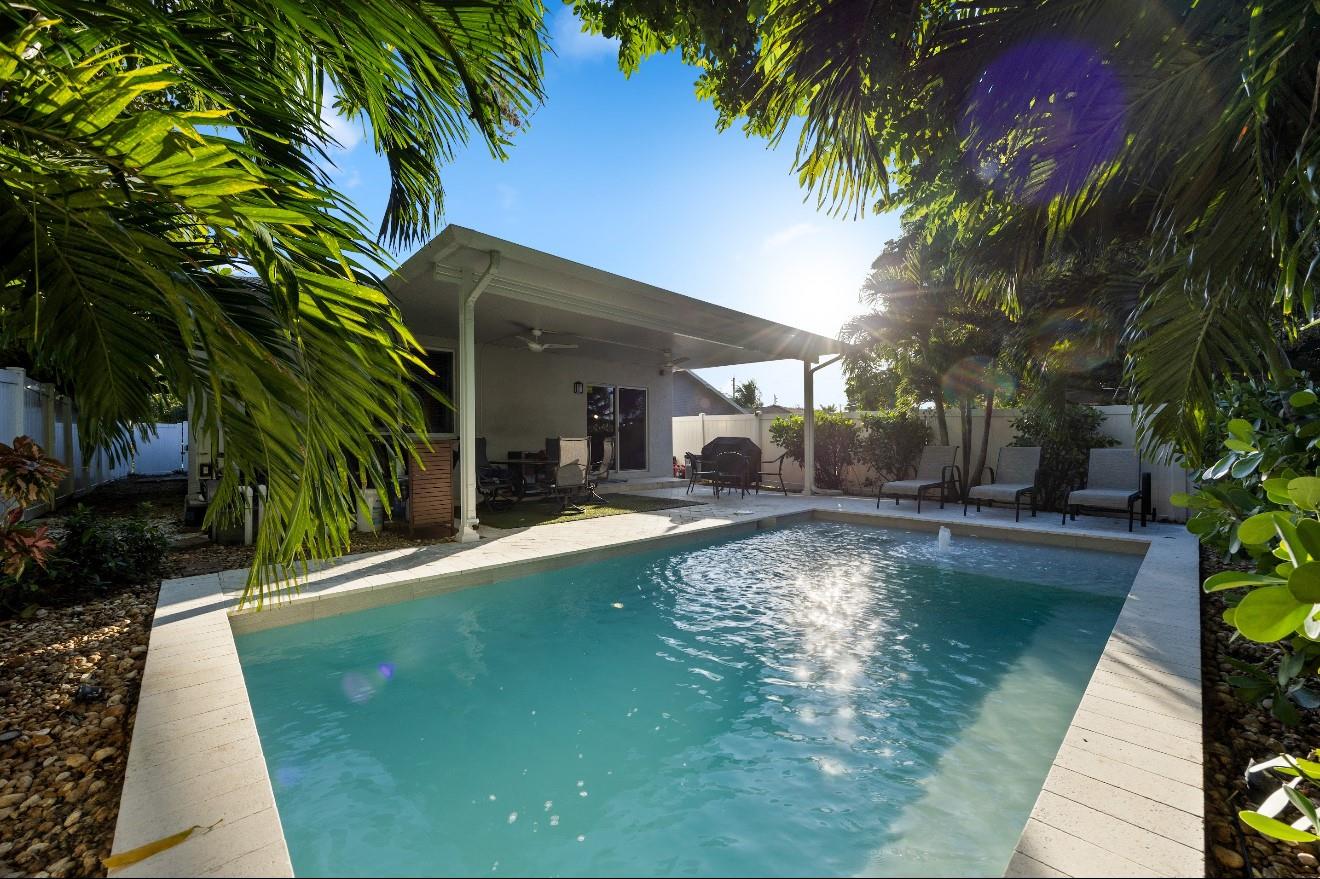 Homes for sale in Oakland Park, FL | 325 Ne 34th St, Oakland Park, FL 33334 | MLS# F10537040