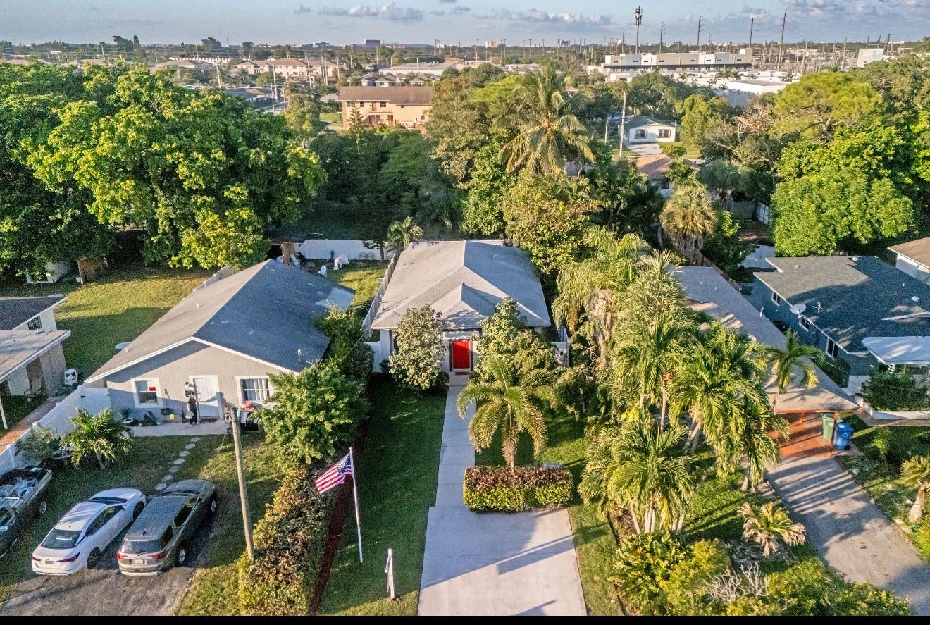 Homes for sale in Oakland Park, FL | 325 Ne 34th St, Oakland Park, FL 33334 | MLS# F10537040