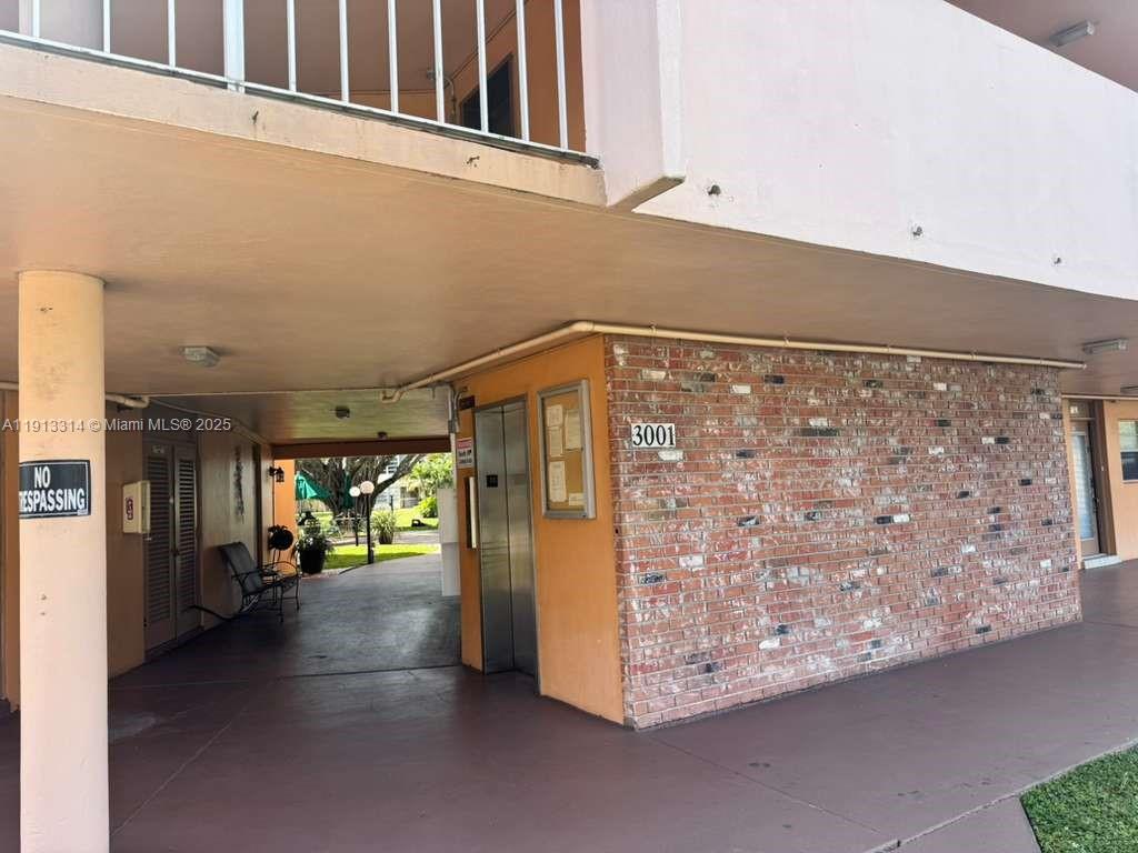 Lauderdale Oaks Condo XII