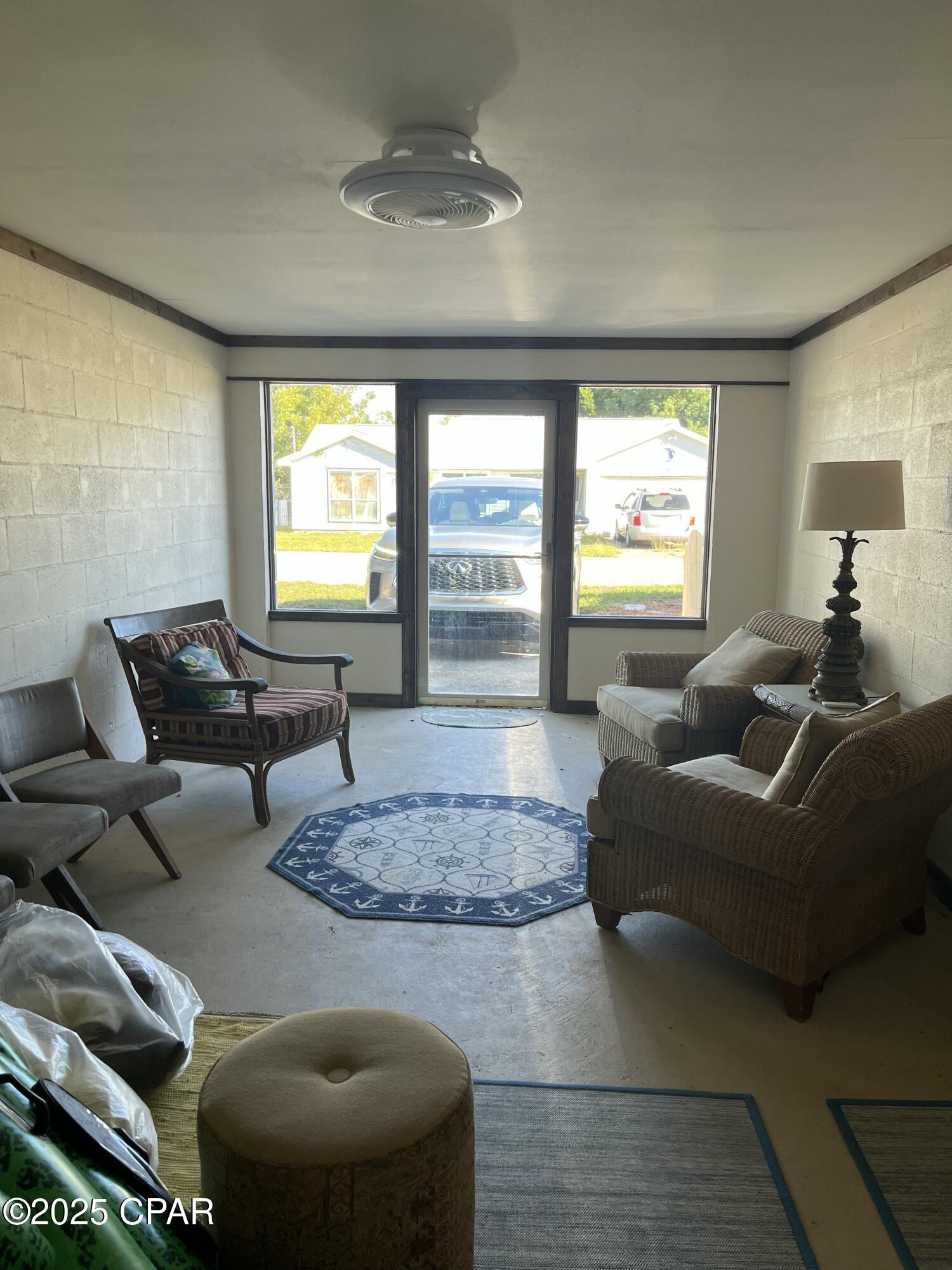 Image 12 For 501 Camelia St Street