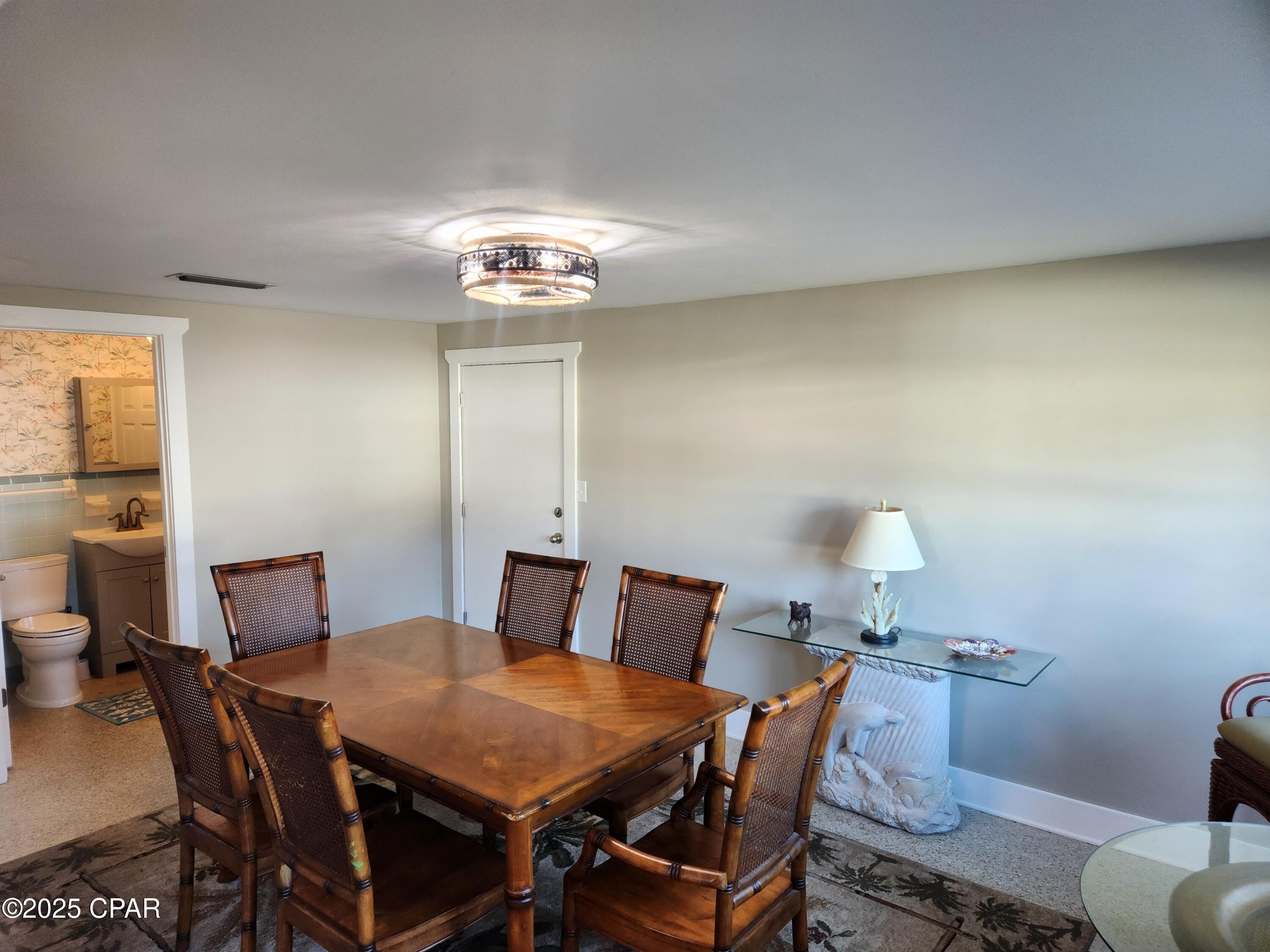 Image 6 For 501 Camelia St Street