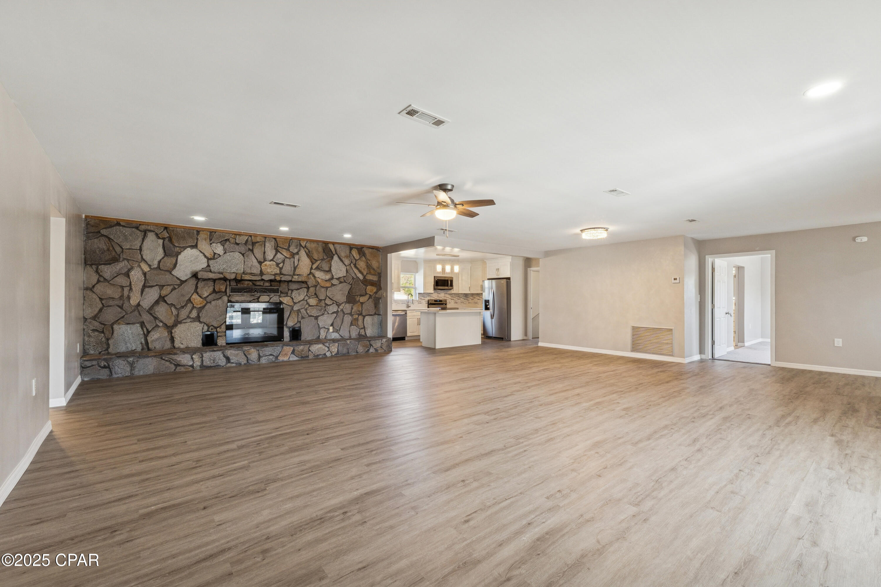 Image 5 For 2672 Laurel Drive