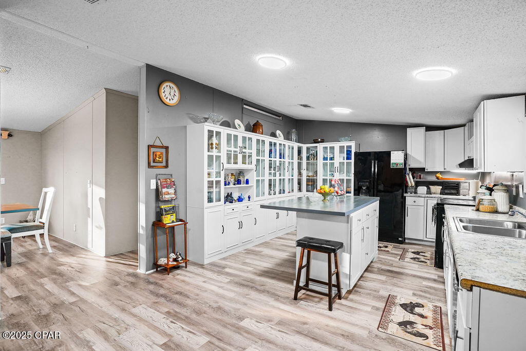 Listing photo id 16 for 1310 Highway 177a