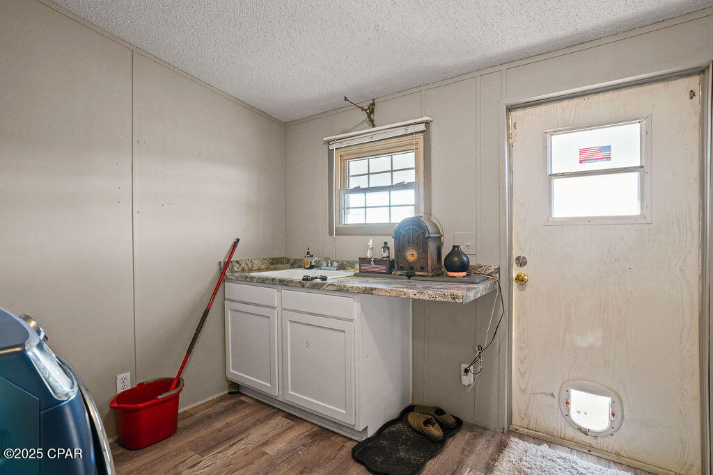 Listing photo id 23 for 1310 Highway 177a