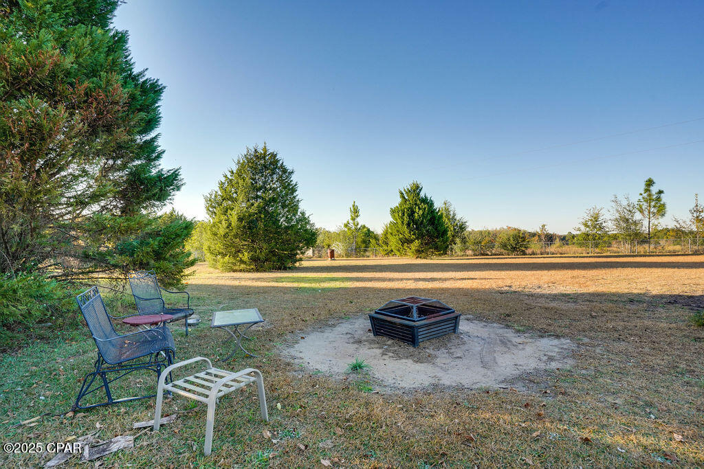 Listing photo id 35 for 1310 Highway 177a