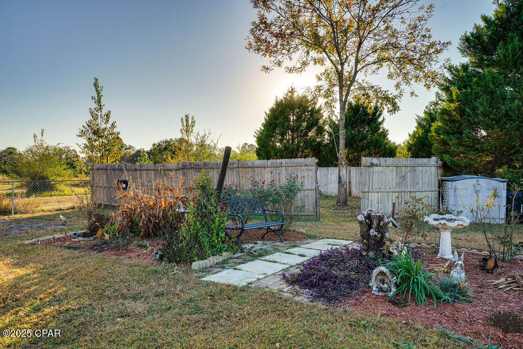 Listing photo id 37 for 1310 Highway 177a