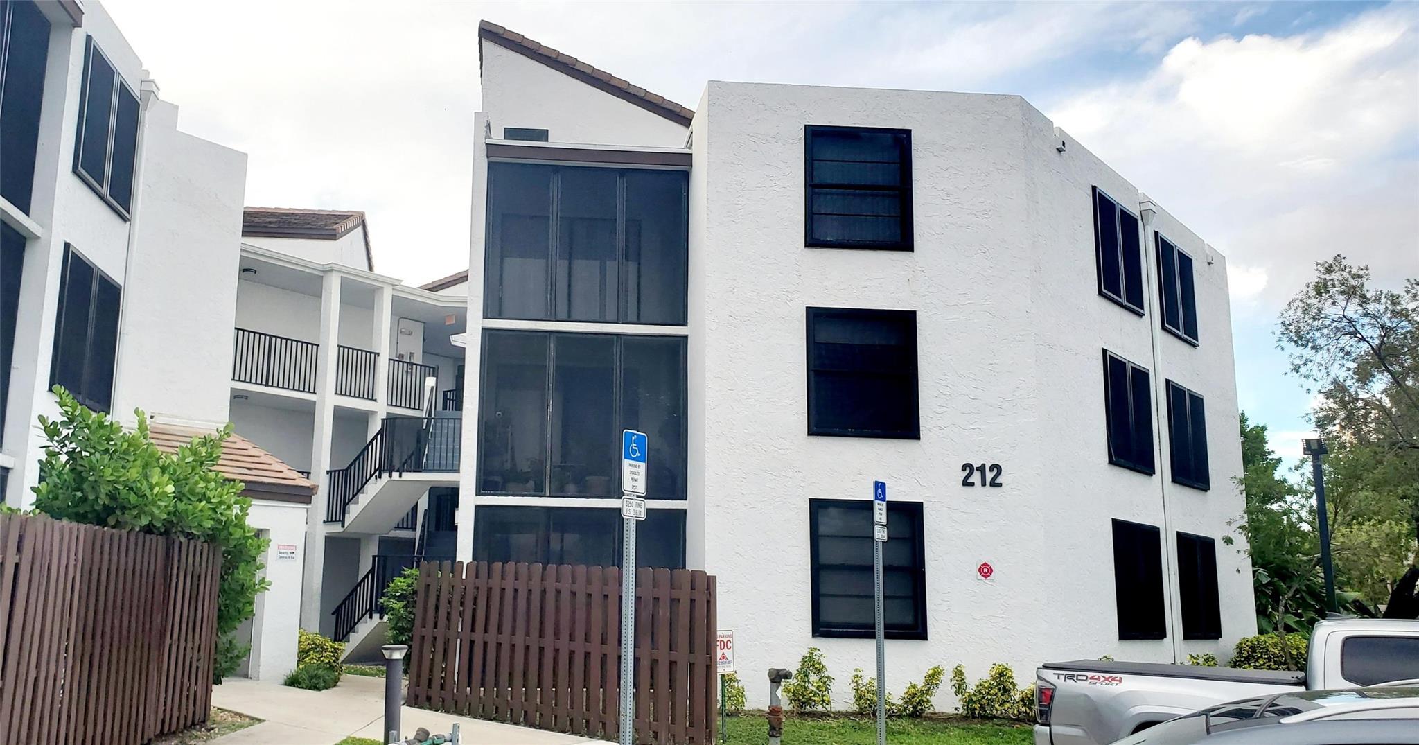 Lake Pointe Condominium N