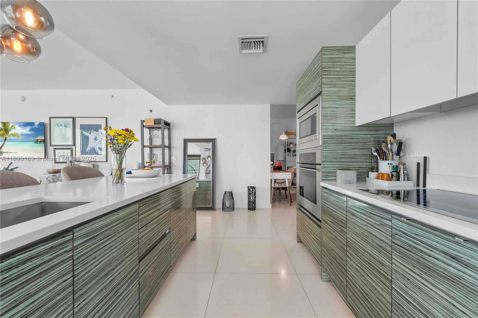Condo for Sale in Miami, FL